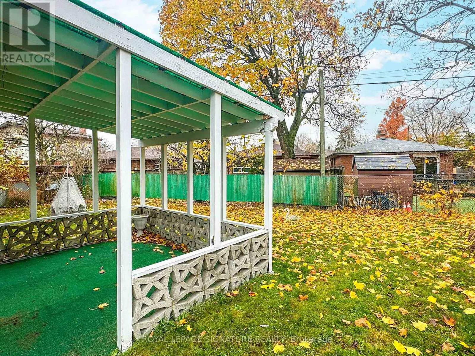 MAIN - 10 VESPER COURT