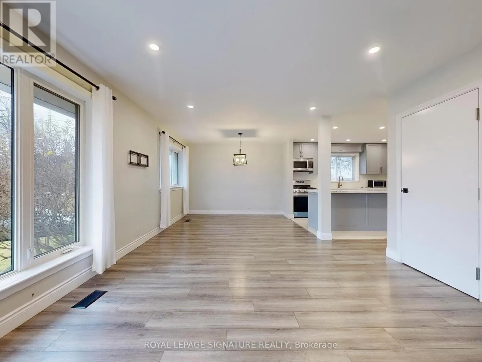 MAIN - 10 VESPER COURT