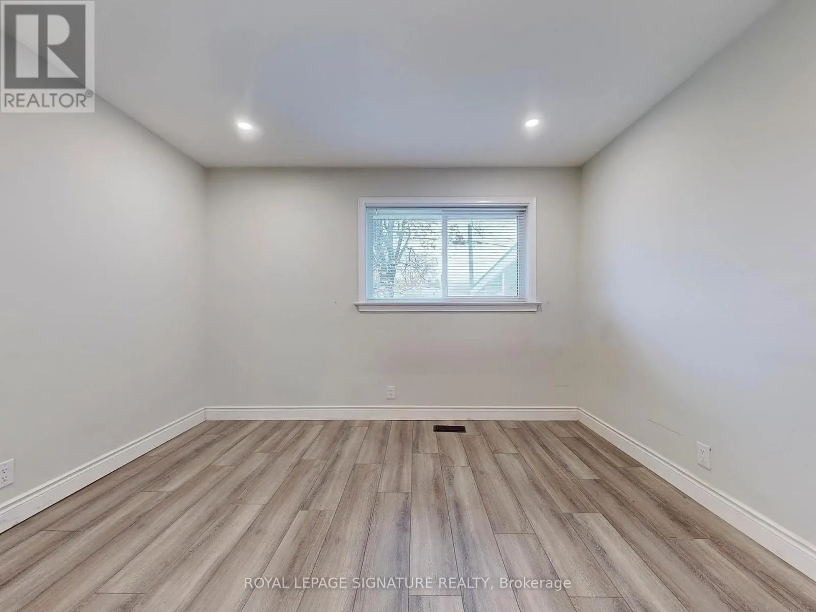 MAIN - 10 VESPER COURT