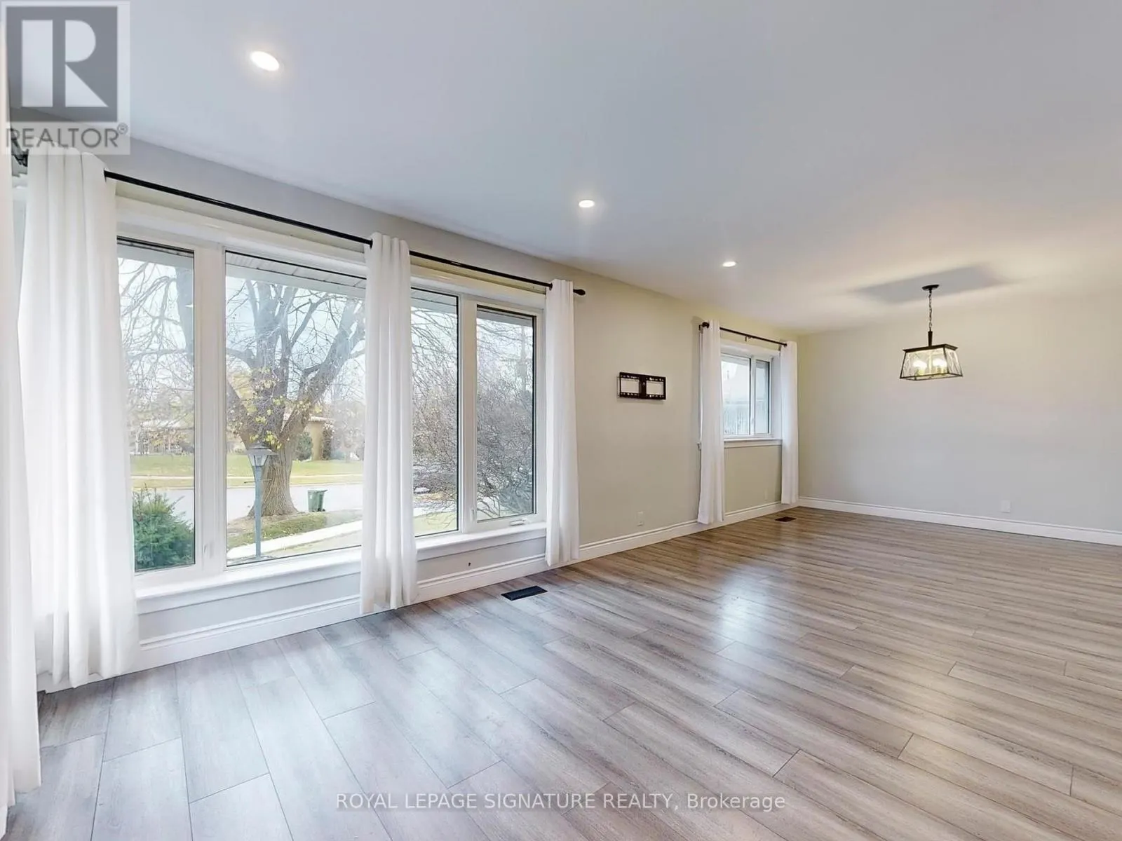 MAIN - 10 VESPER COURT