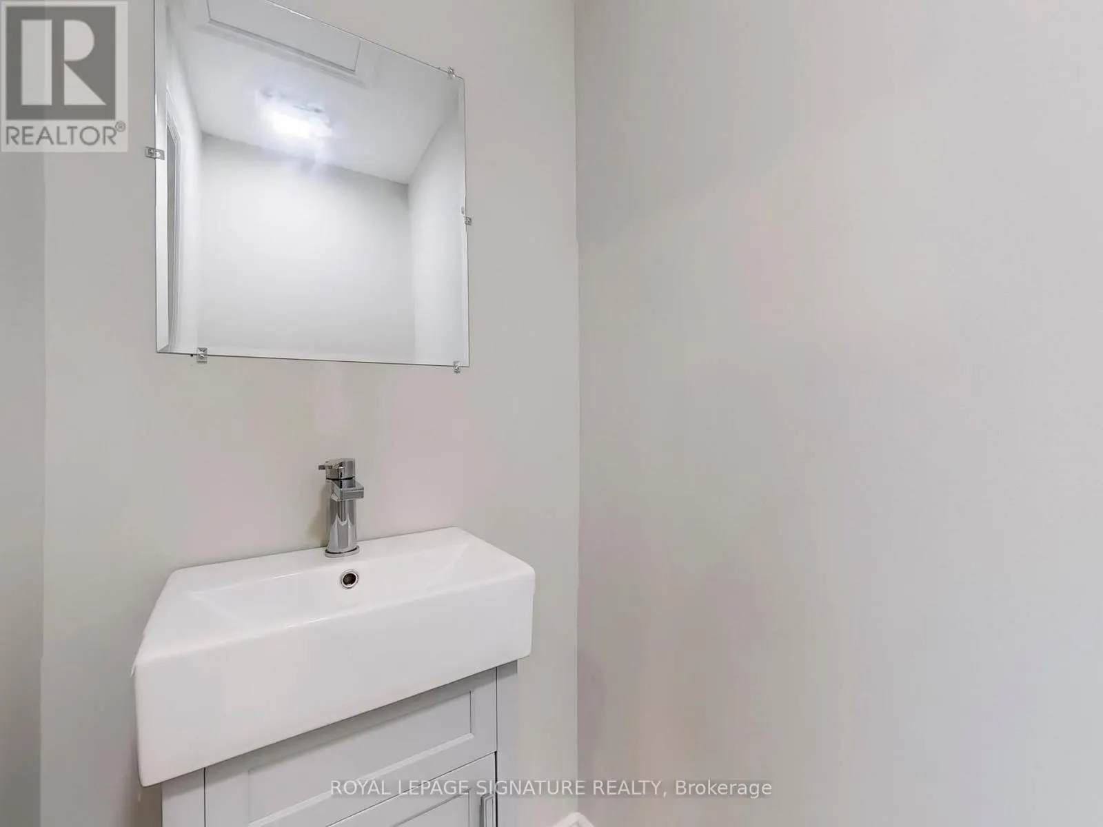 MAIN - 10 VESPER COURT