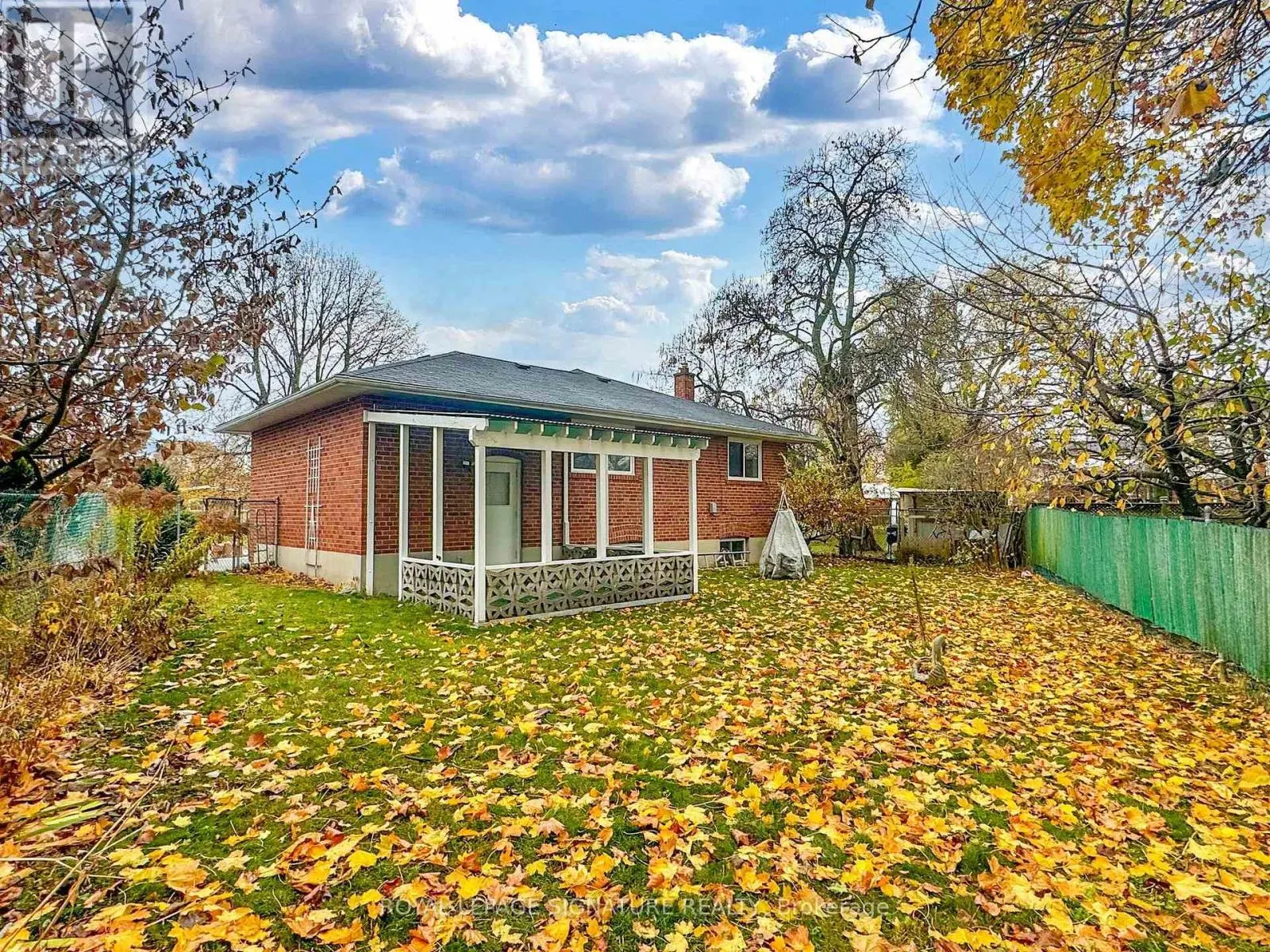 MAIN - 10 VESPER COURT