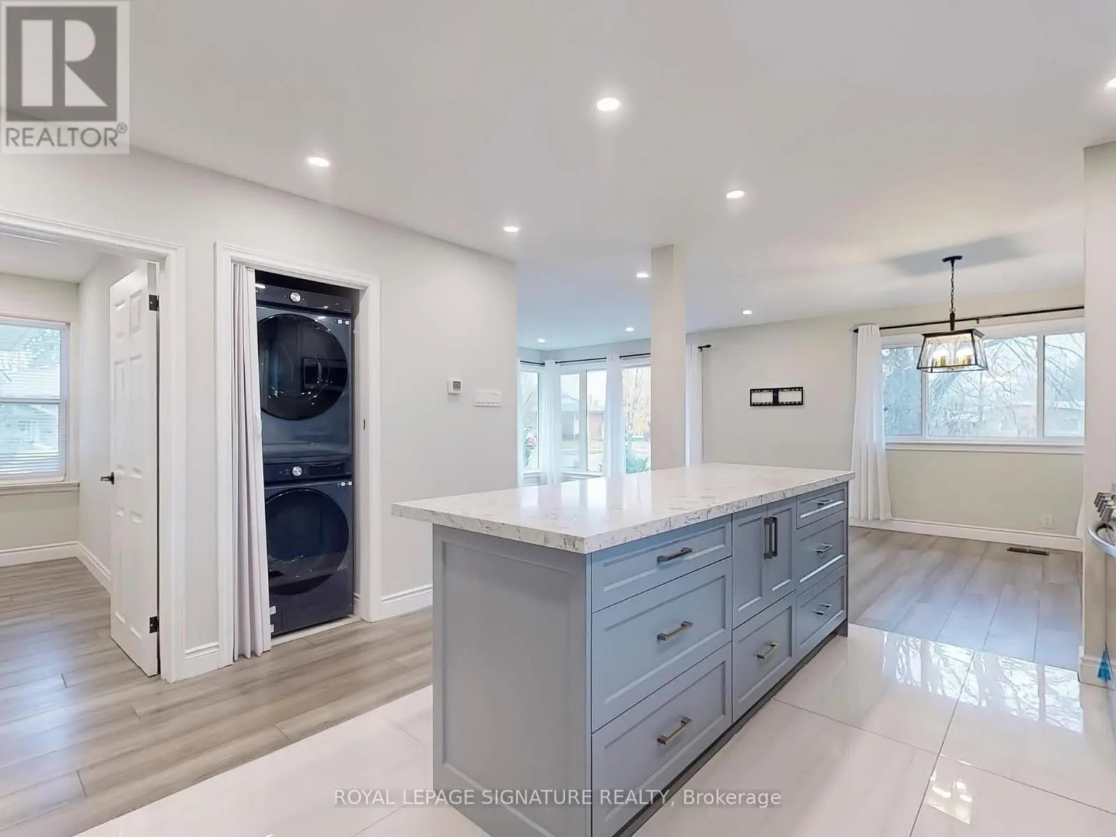 MAIN - 10 VESPER COURT