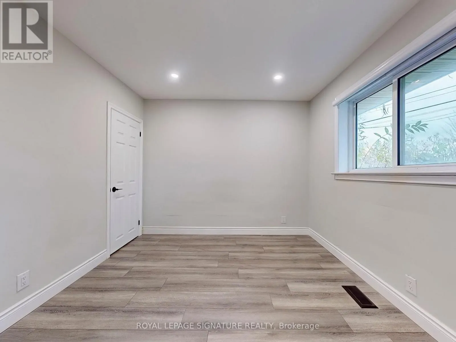 MAIN - 10 VESPER COURT