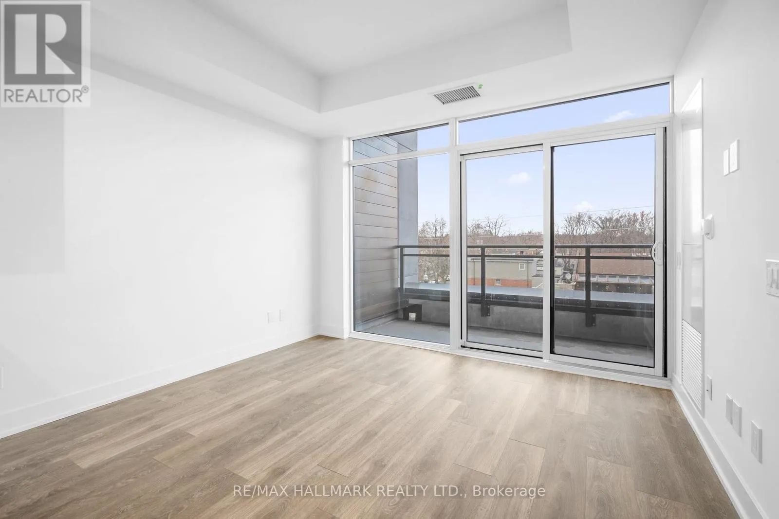 405 - 1285 QUEEN STREET E