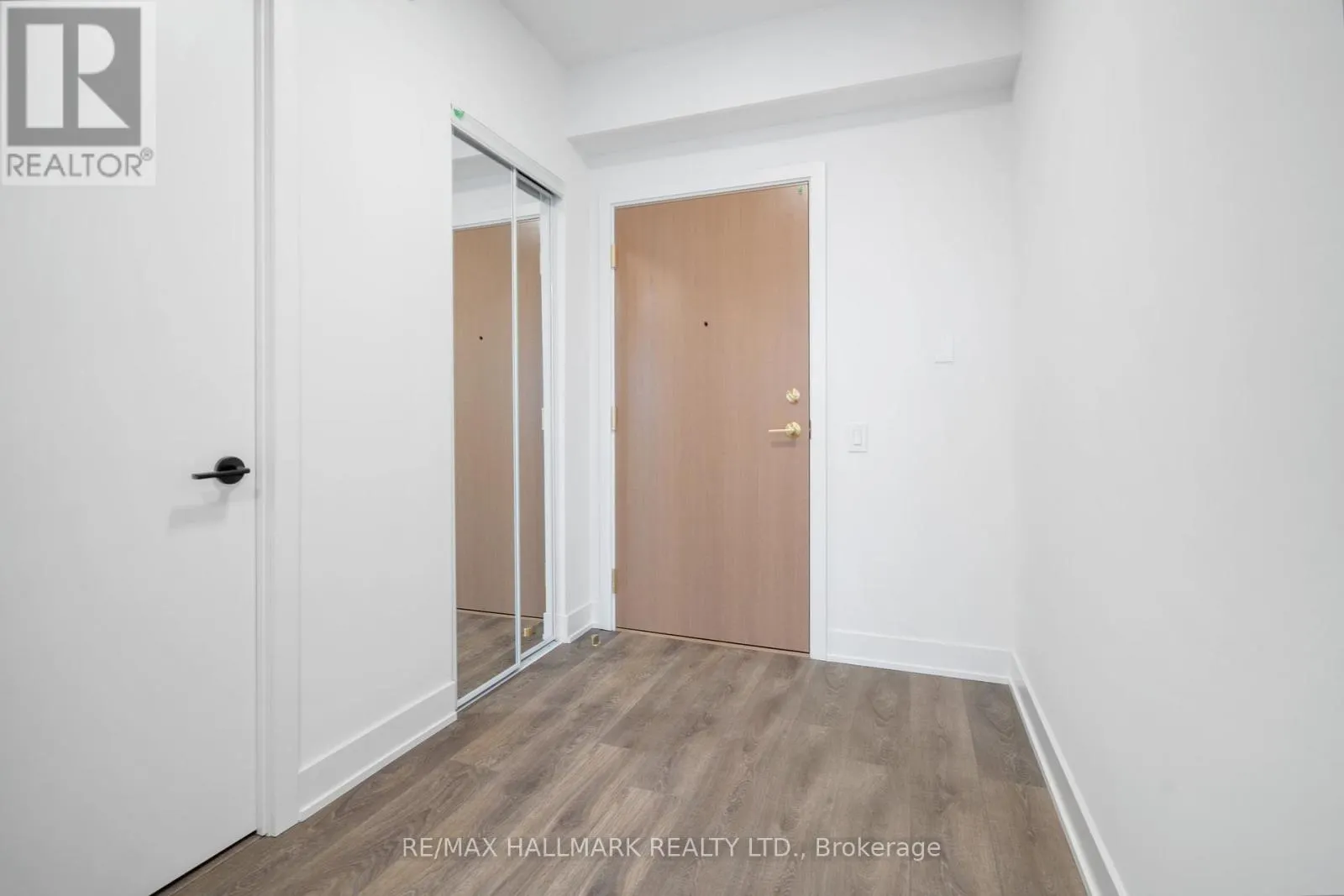 405 - 1285 QUEEN STREET E