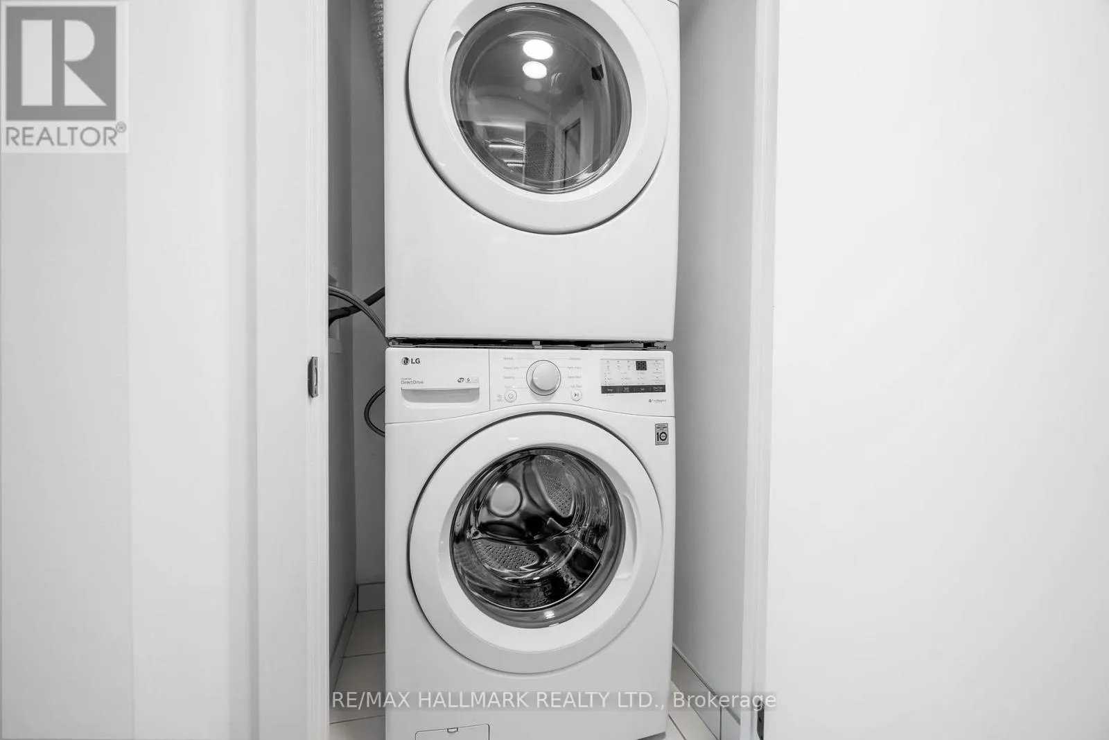 405 - 1285 QUEEN STREET E