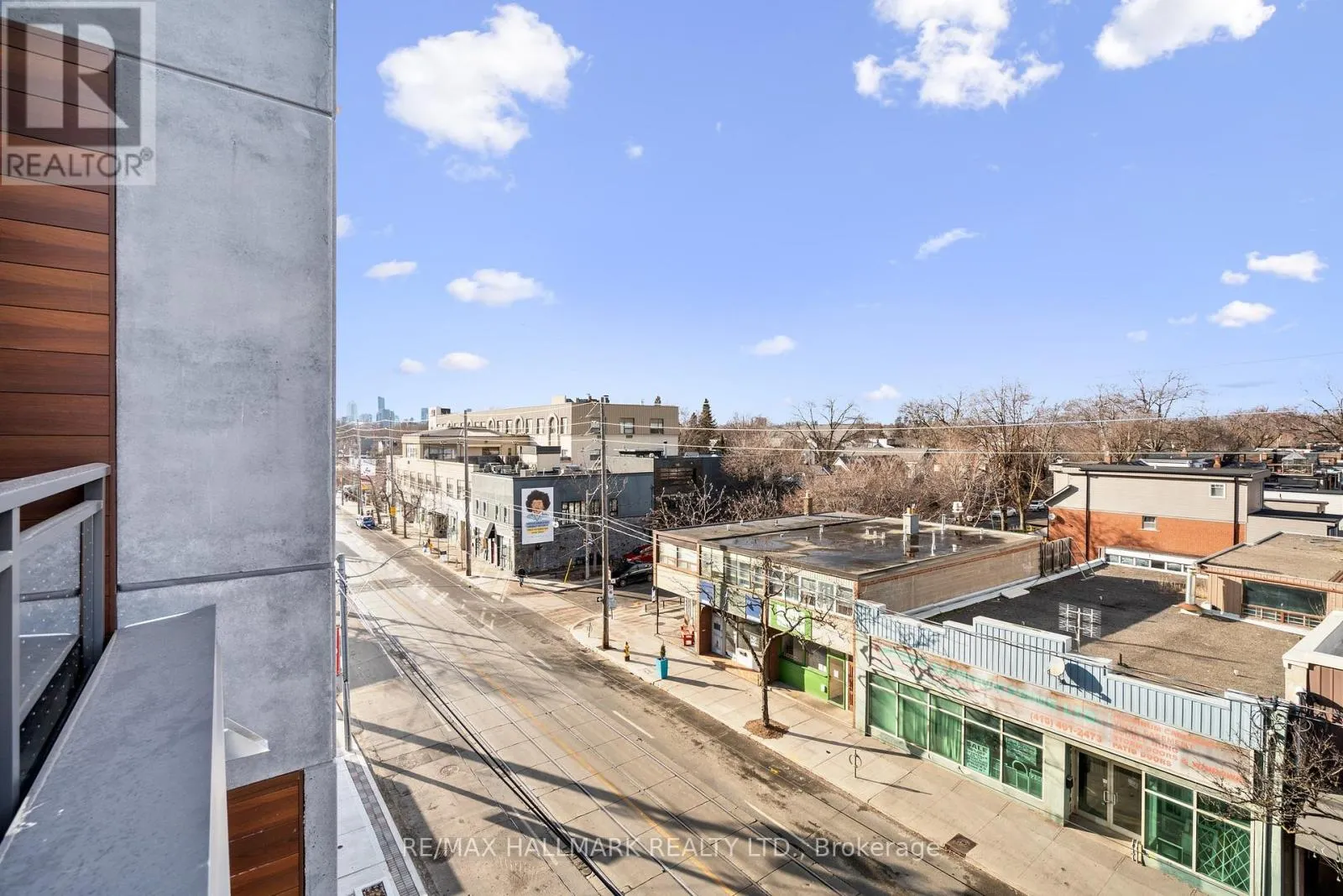 405 - 1285 QUEEN STREET E