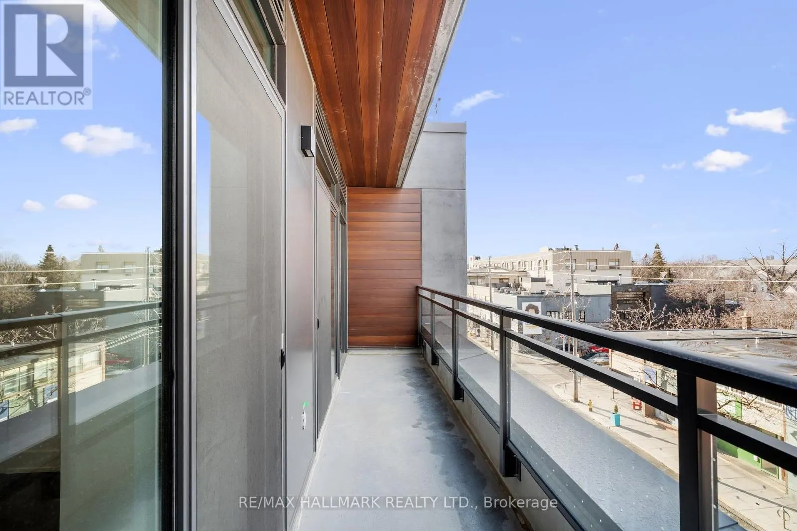 405 - 1285 QUEEN STREET E