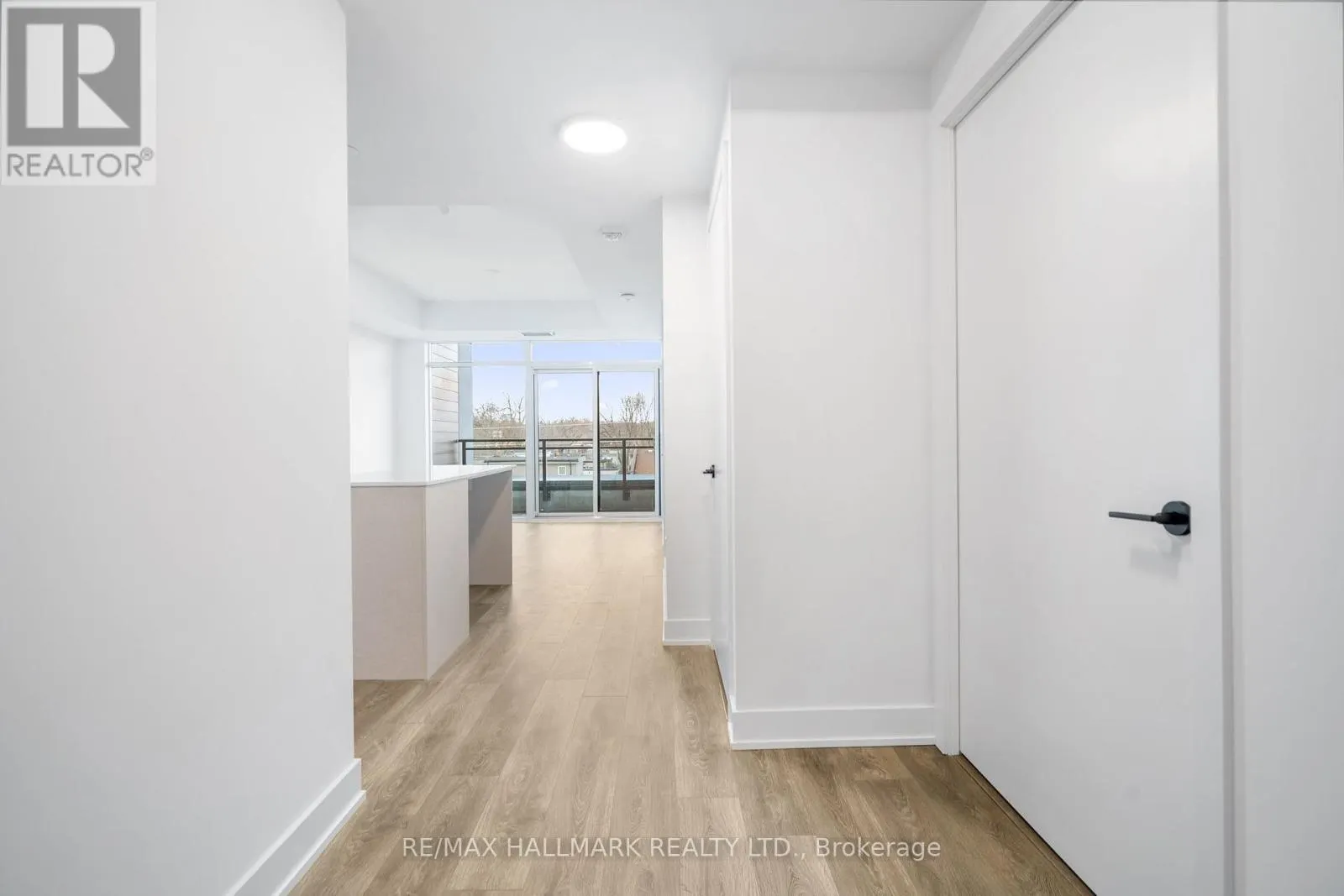 405 - 1285 QUEEN STREET E