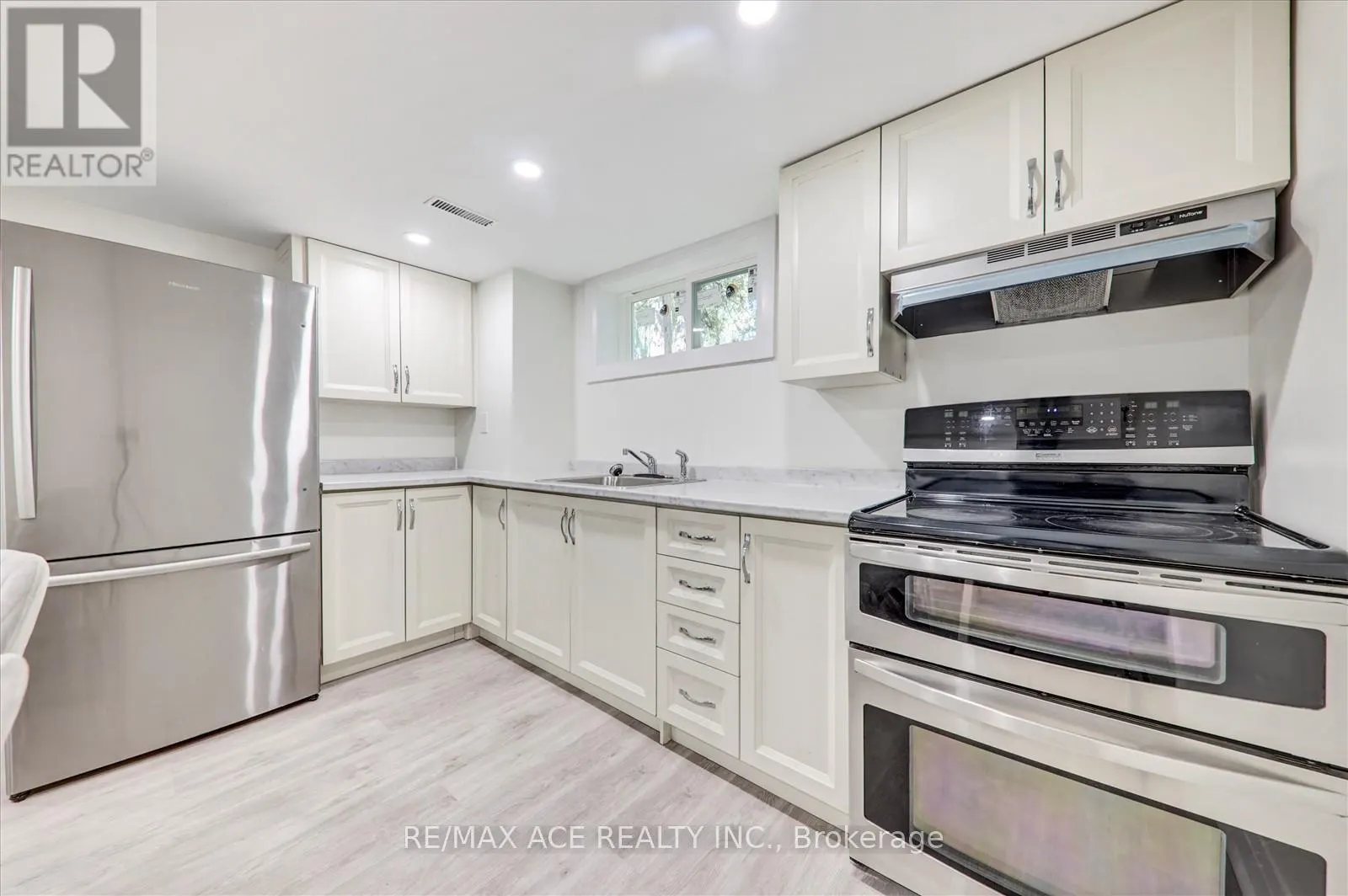 19 BLAKEMANOR BOULEVARD