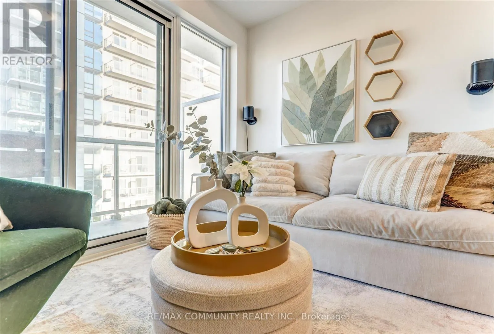 1922 - 2031 KENNEDY ROAD