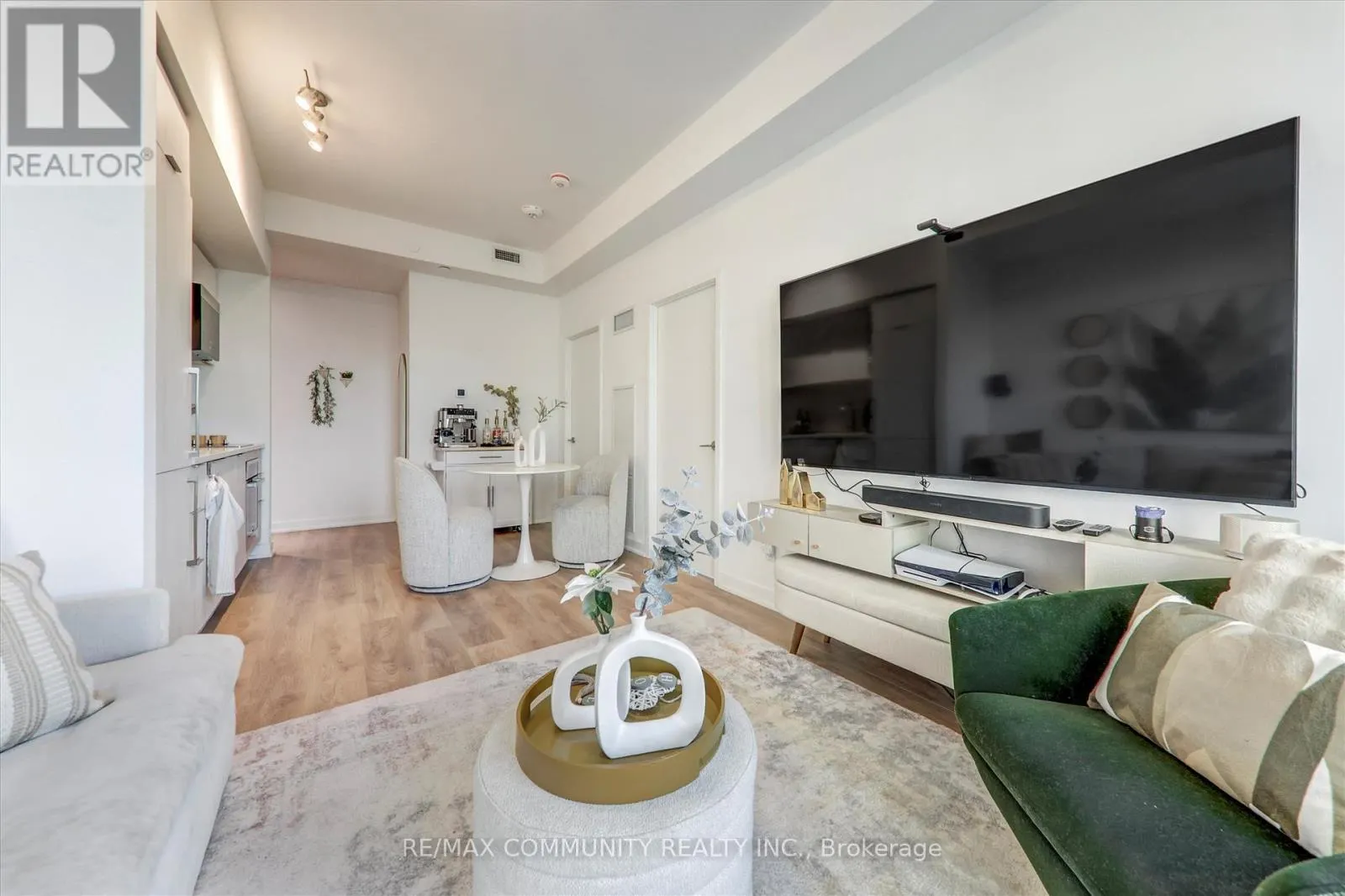 1922 - 2031 KENNEDY ROAD