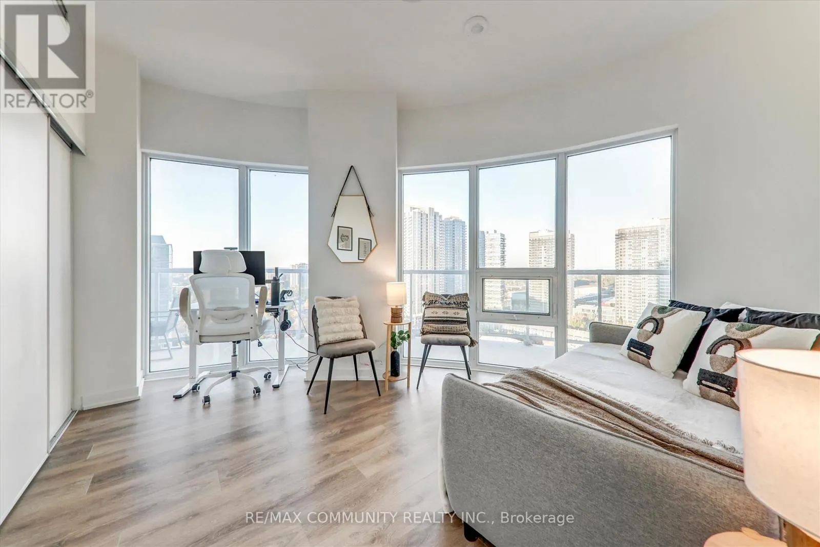 1922 - 2031 KENNEDY ROAD