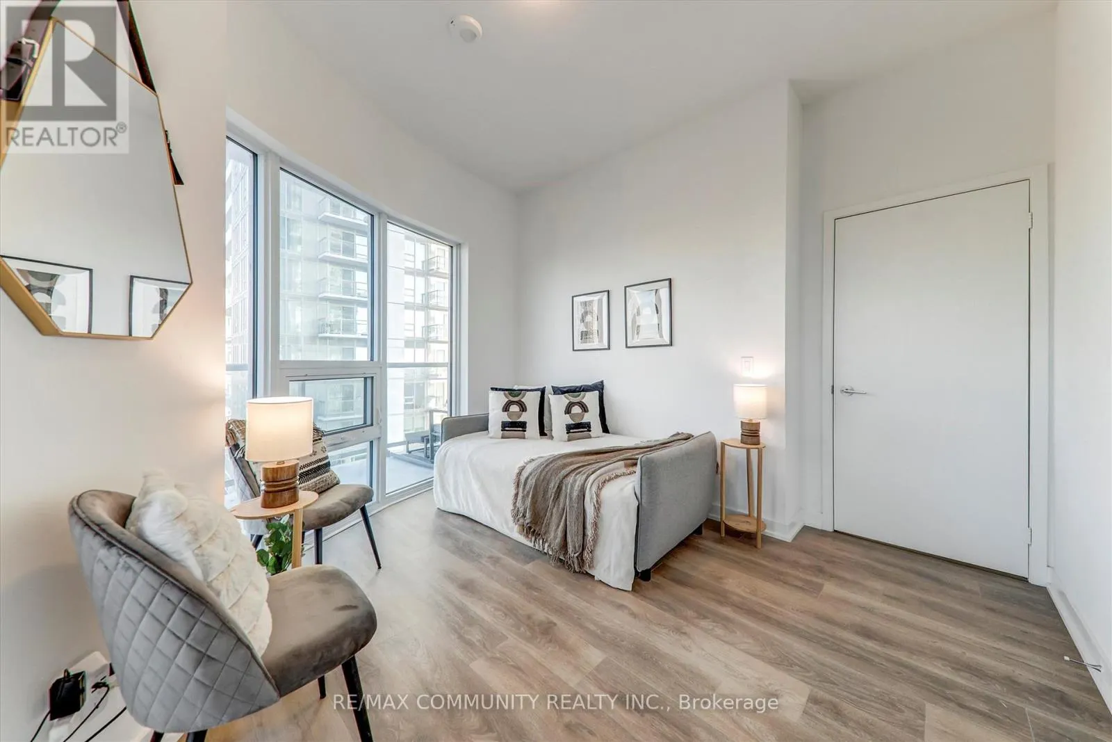 1922 - 2031 KENNEDY ROAD