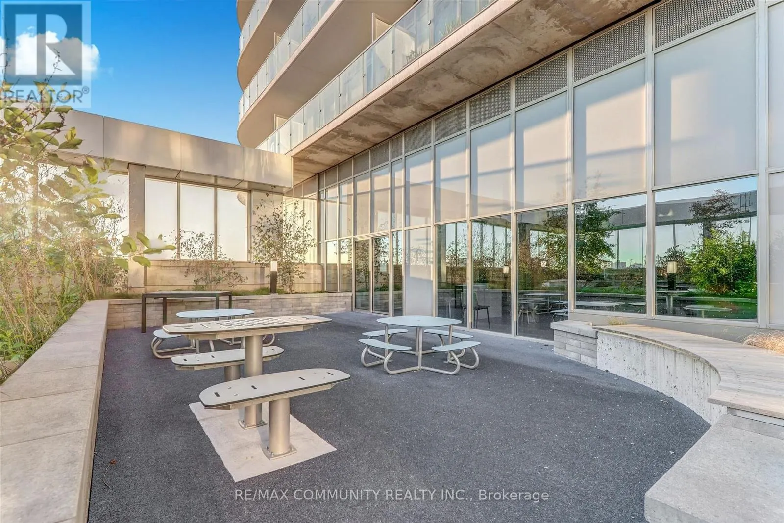 1922 - 2031 KENNEDY ROAD