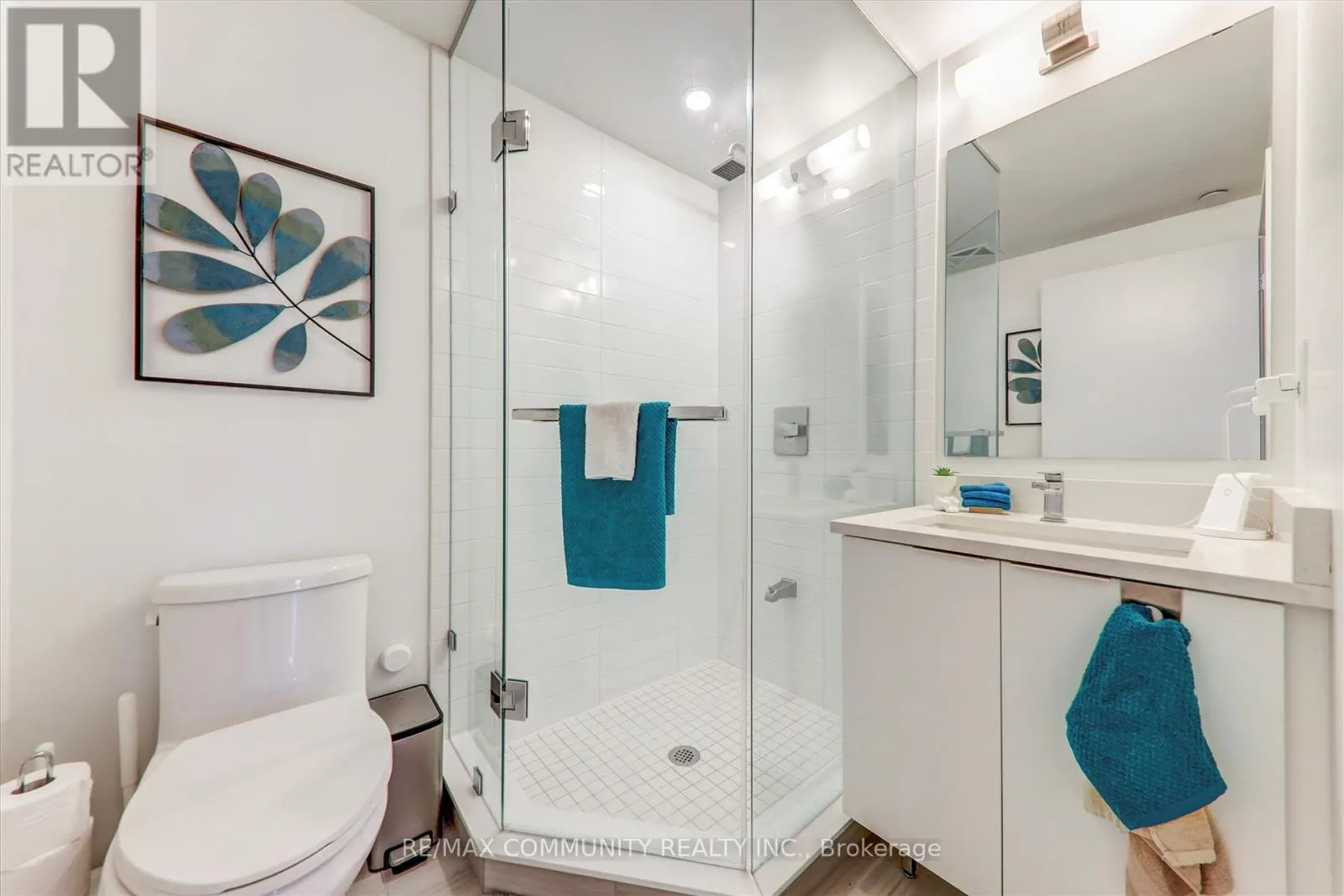 1922 - 2031 KENNEDY ROAD