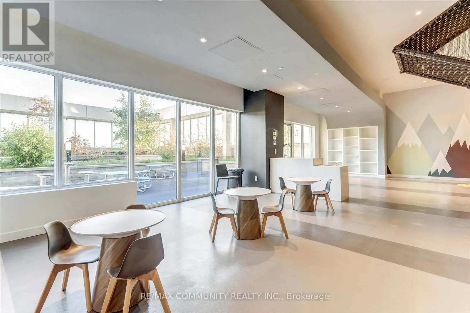 1922 - 2031 KENNEDY ROAD