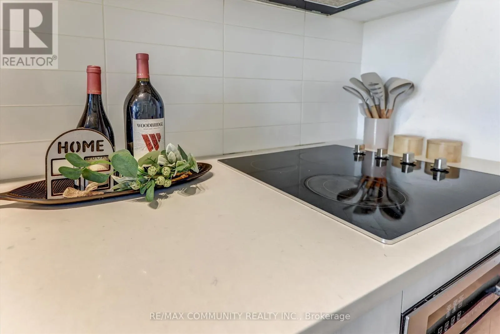 1922 - 2031 KENNEDY ROAD