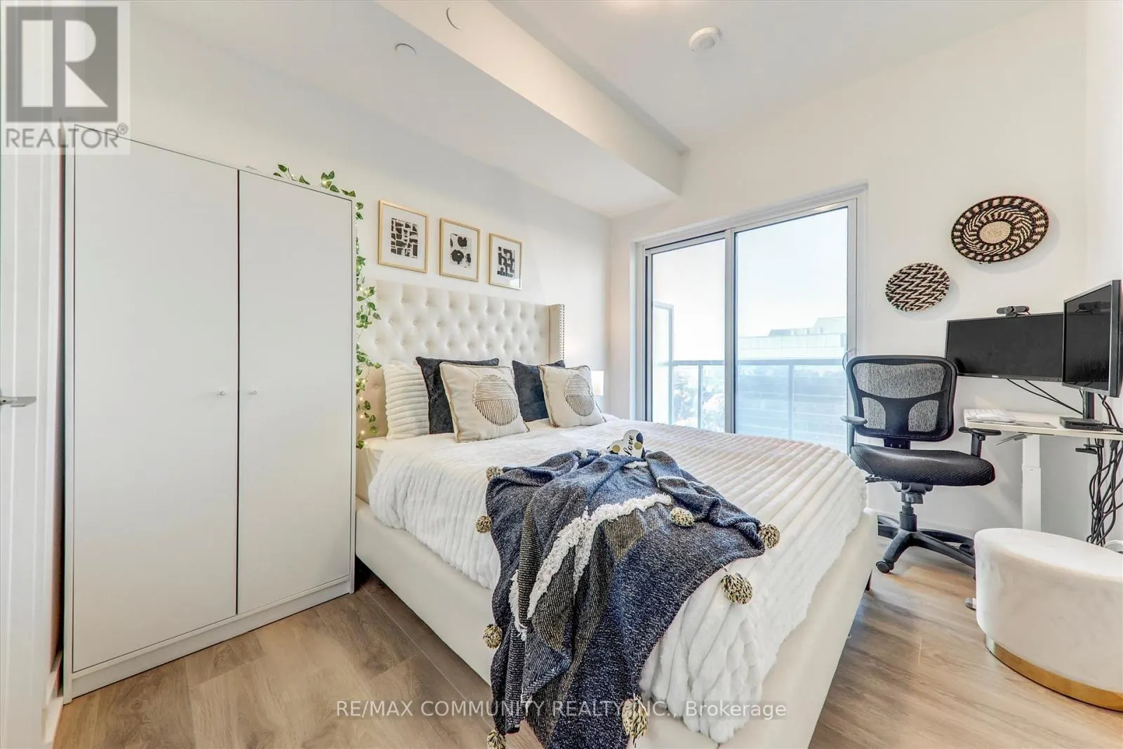 1922 - 2031 KENNEDY ROAD