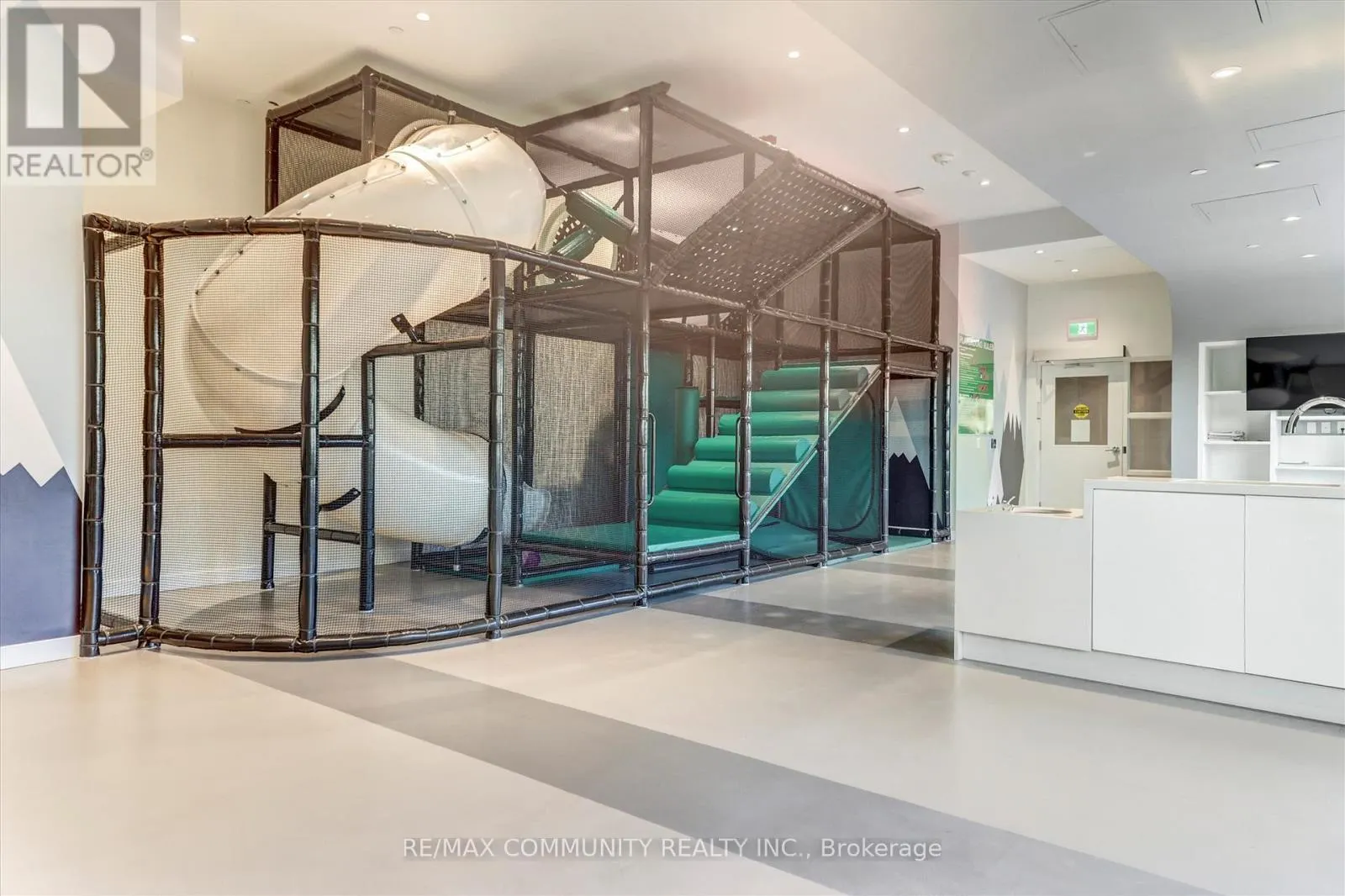 1922 - 2031 KENNEDY ROAD