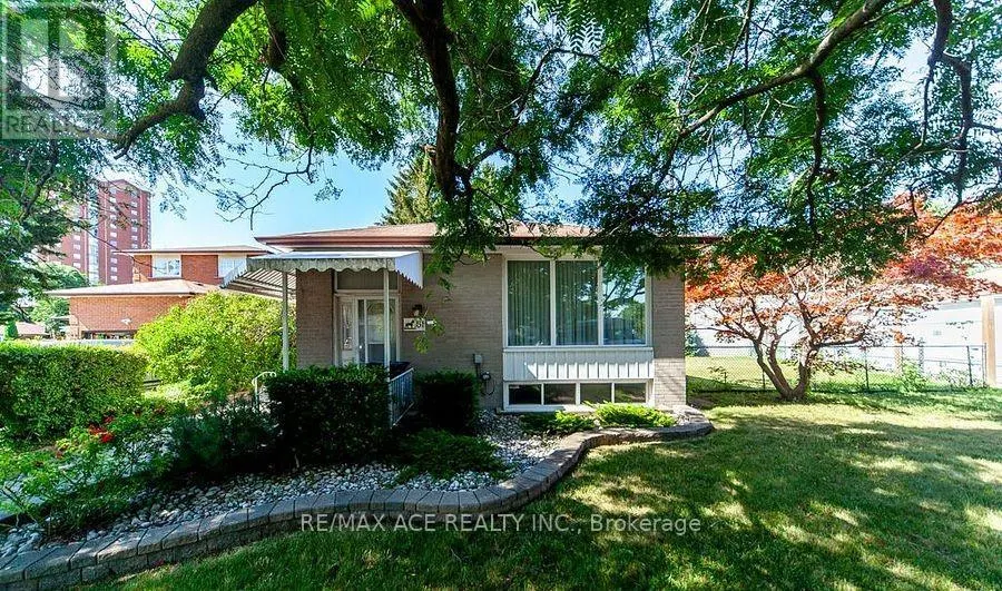 MAIN - 61 LORD ROBERTS DRIVE