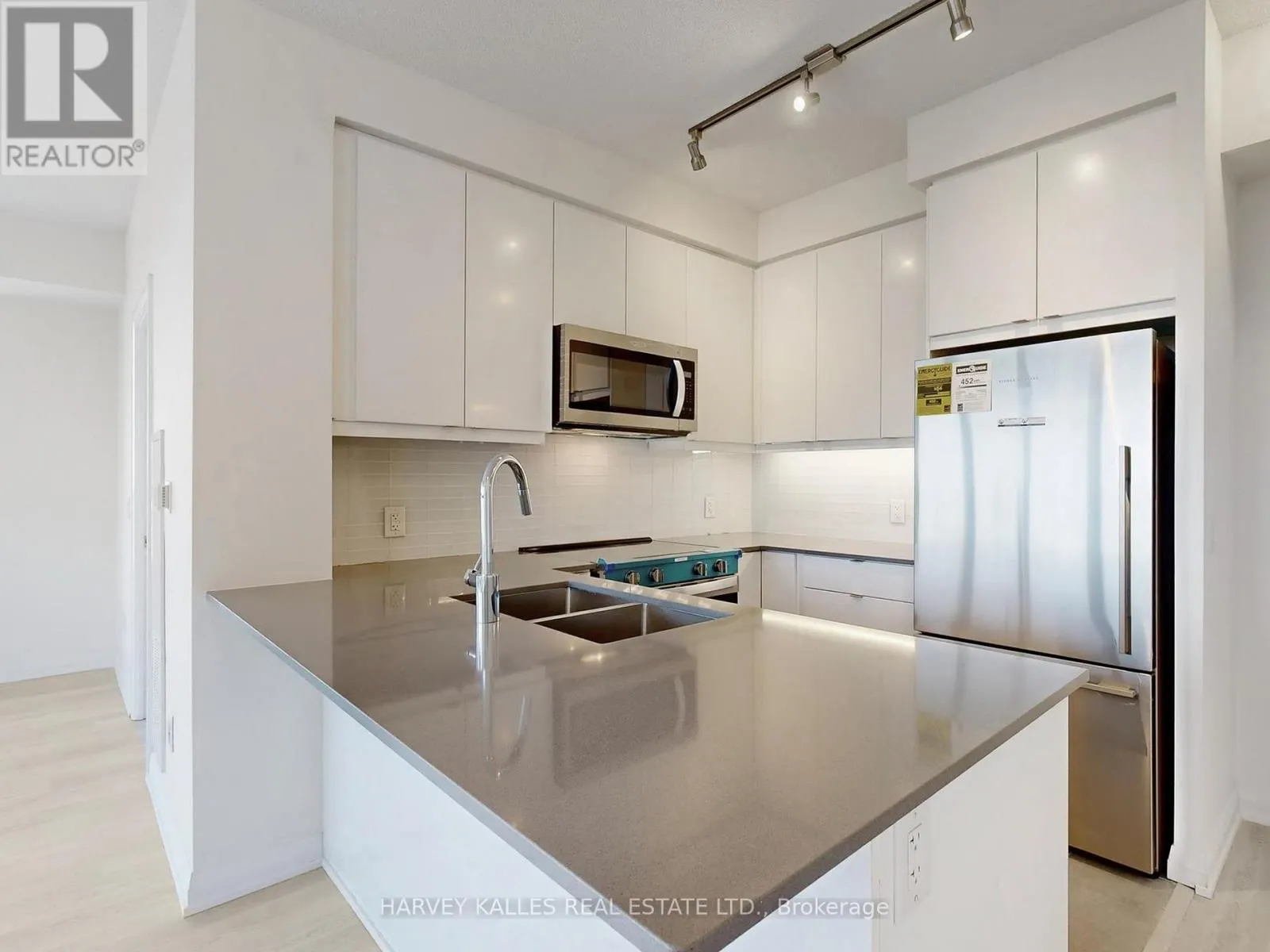 1402 - 3260 SHEPPARD AVENUE E