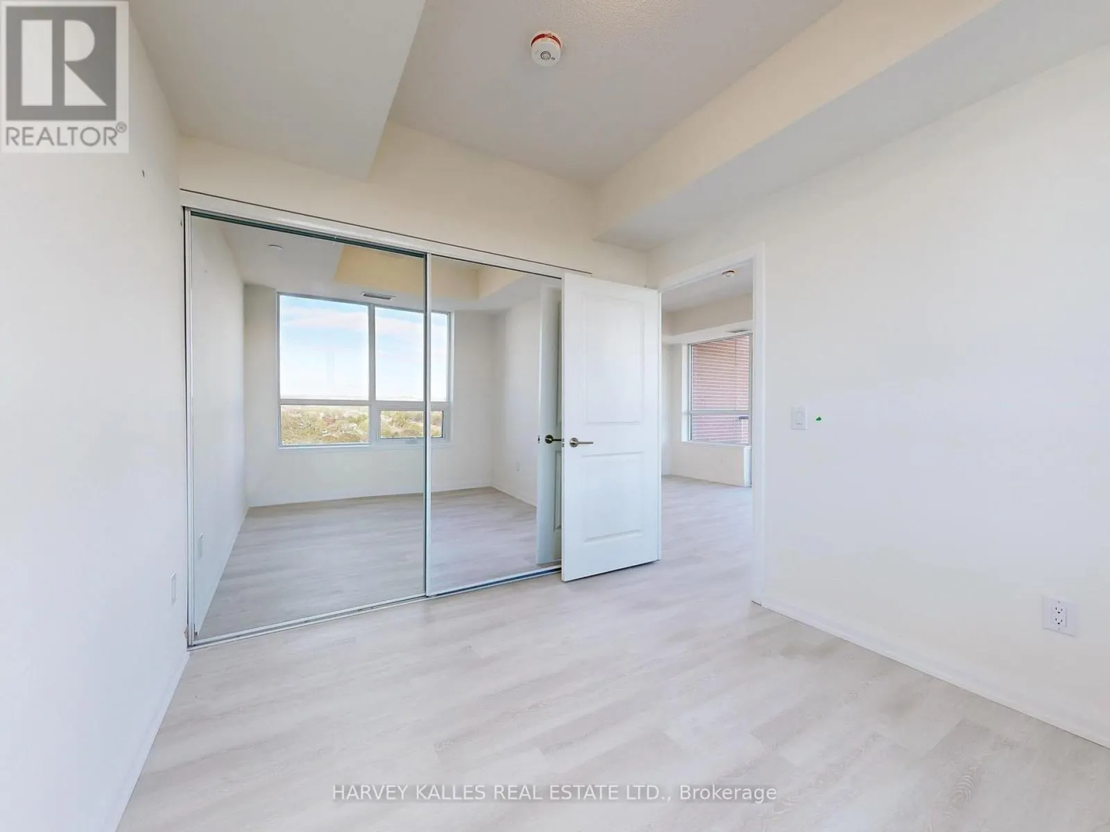 1402 - 3260 SHEPPARD AVENUE E