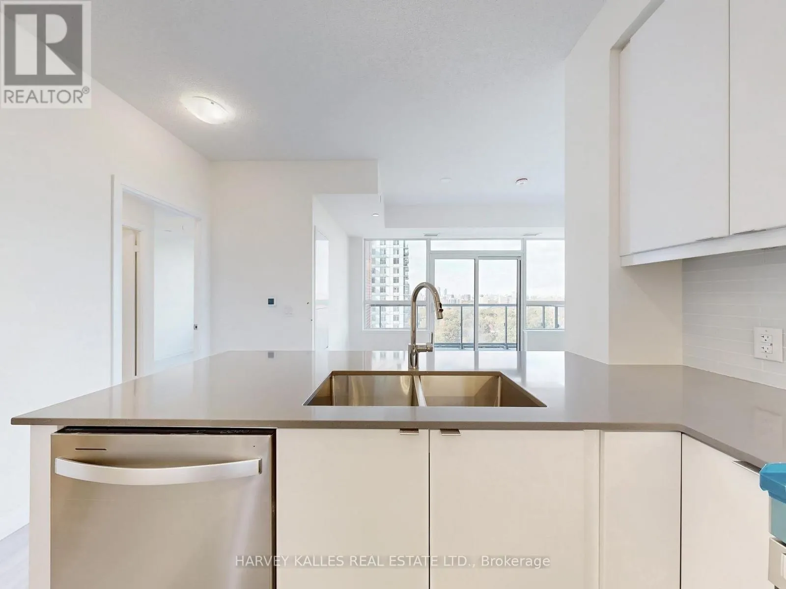 1402 - 3260 SHEPPARD AVENUE E