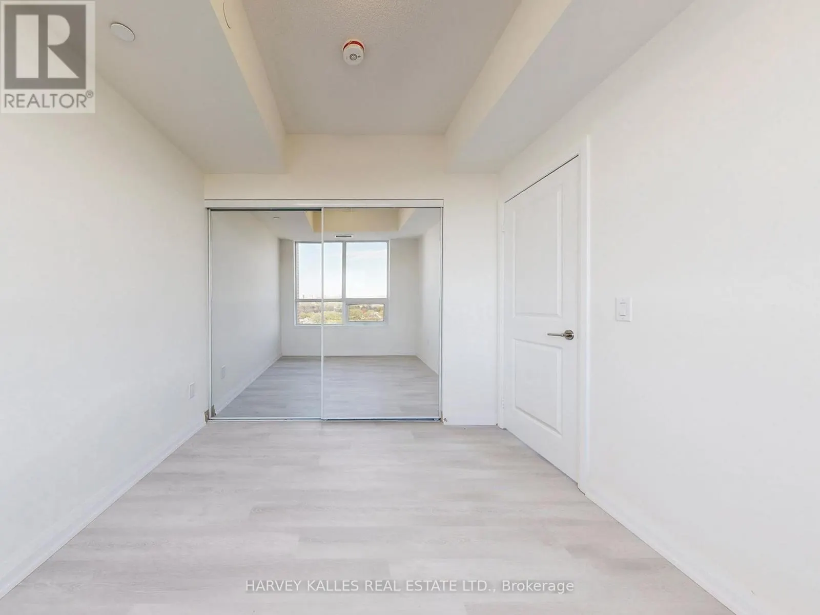 1402 - 3260 SHEPPARD AVENUE E