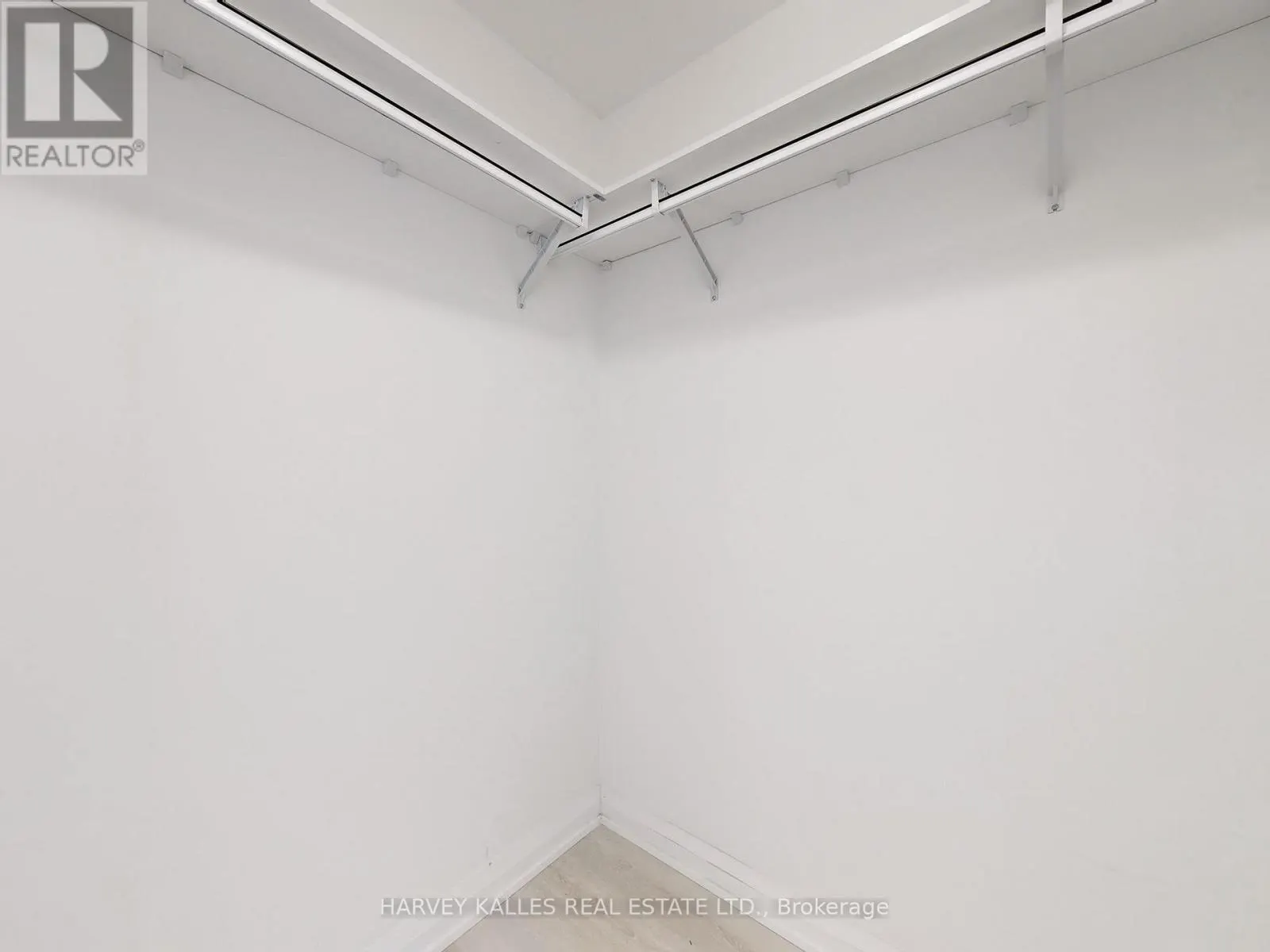 1402 - 3260 SHEPPARD AVENUE E