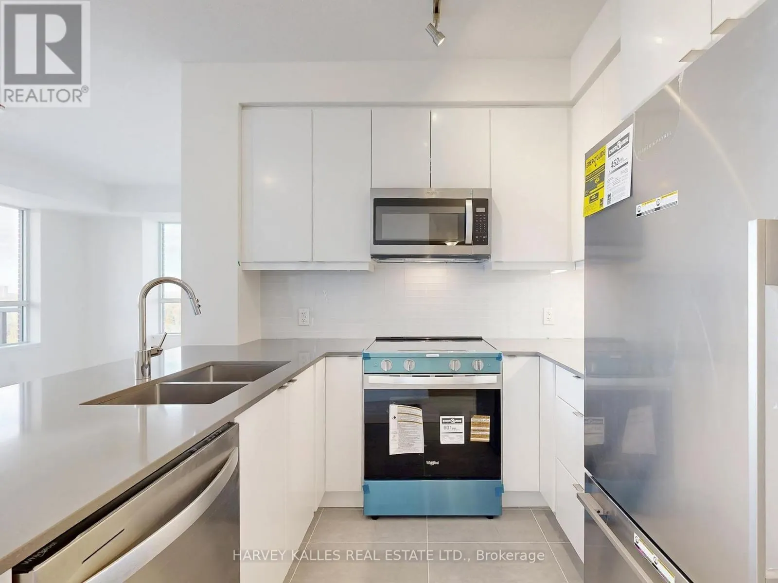 1402 - 3260 SHEPPARD AVENUE E