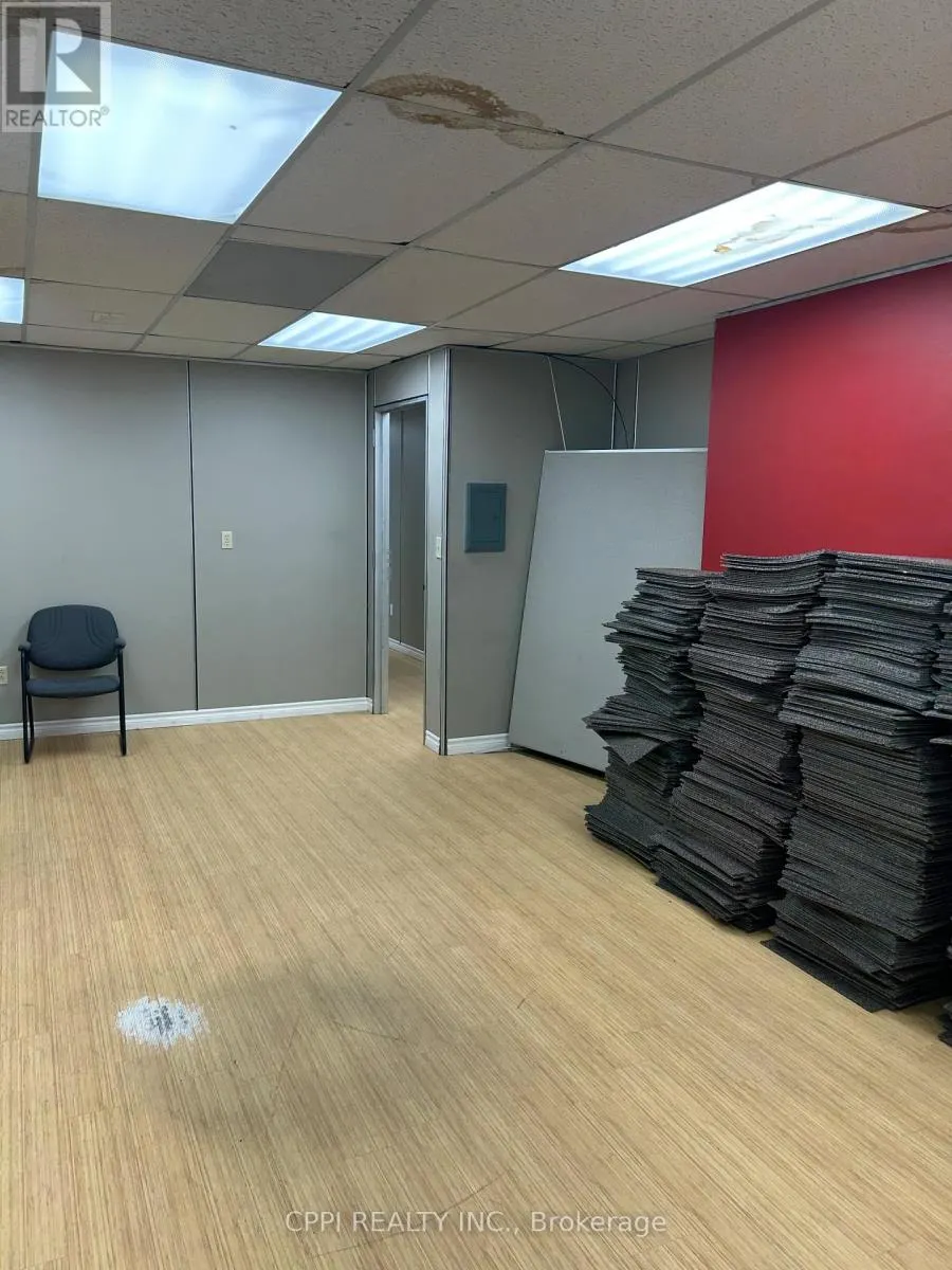 208 - 650 KING STREET E