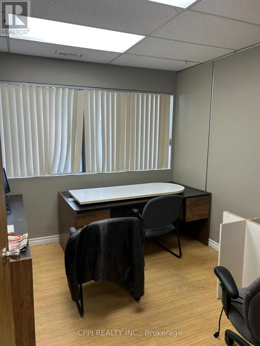 208 - 650 KING STREET E