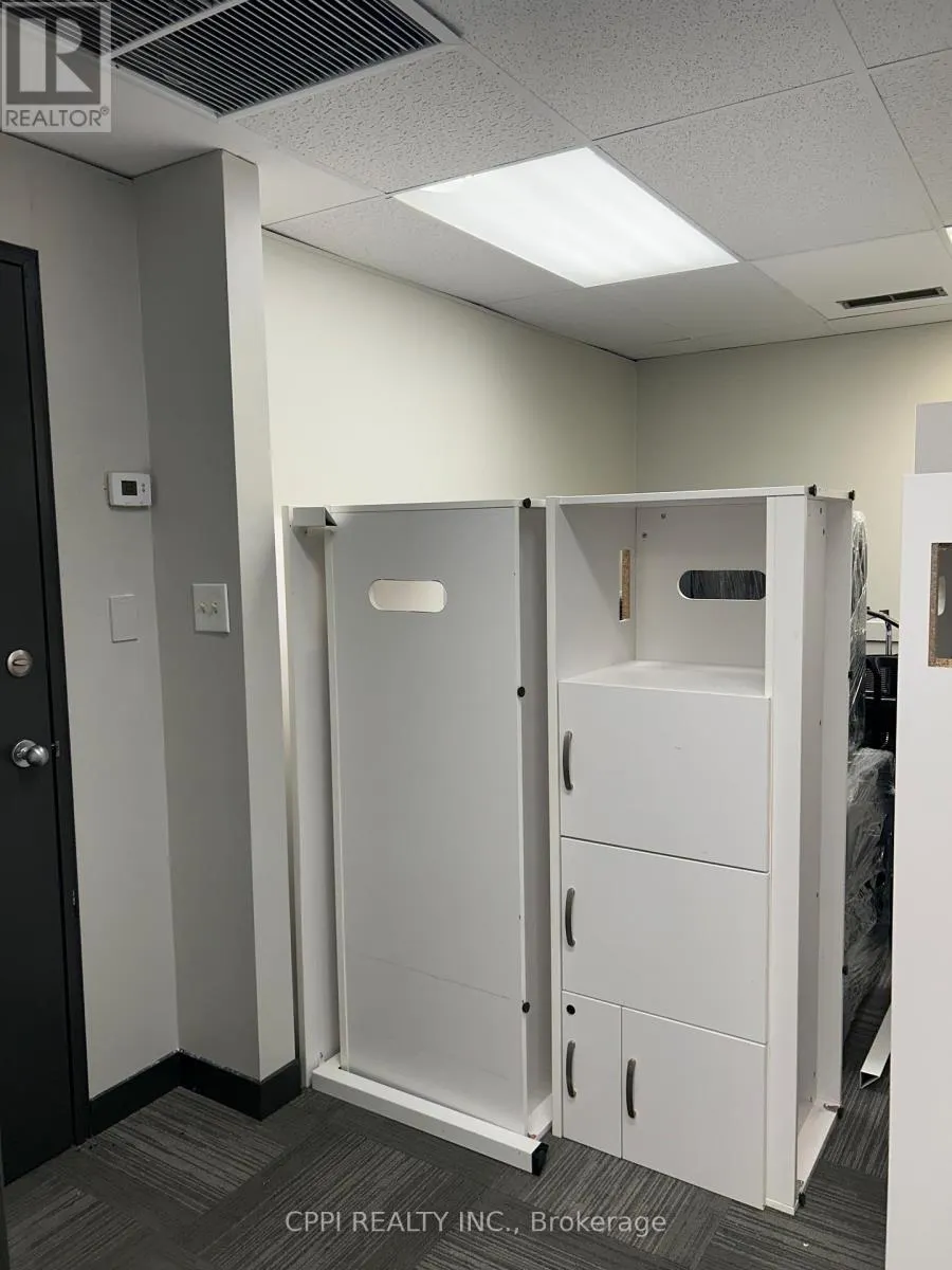 220 - 650 KING STREET E