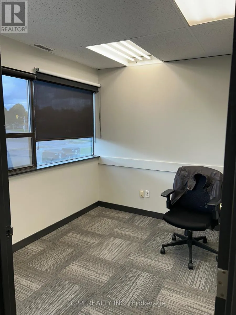 220 - 650 KING STREET E