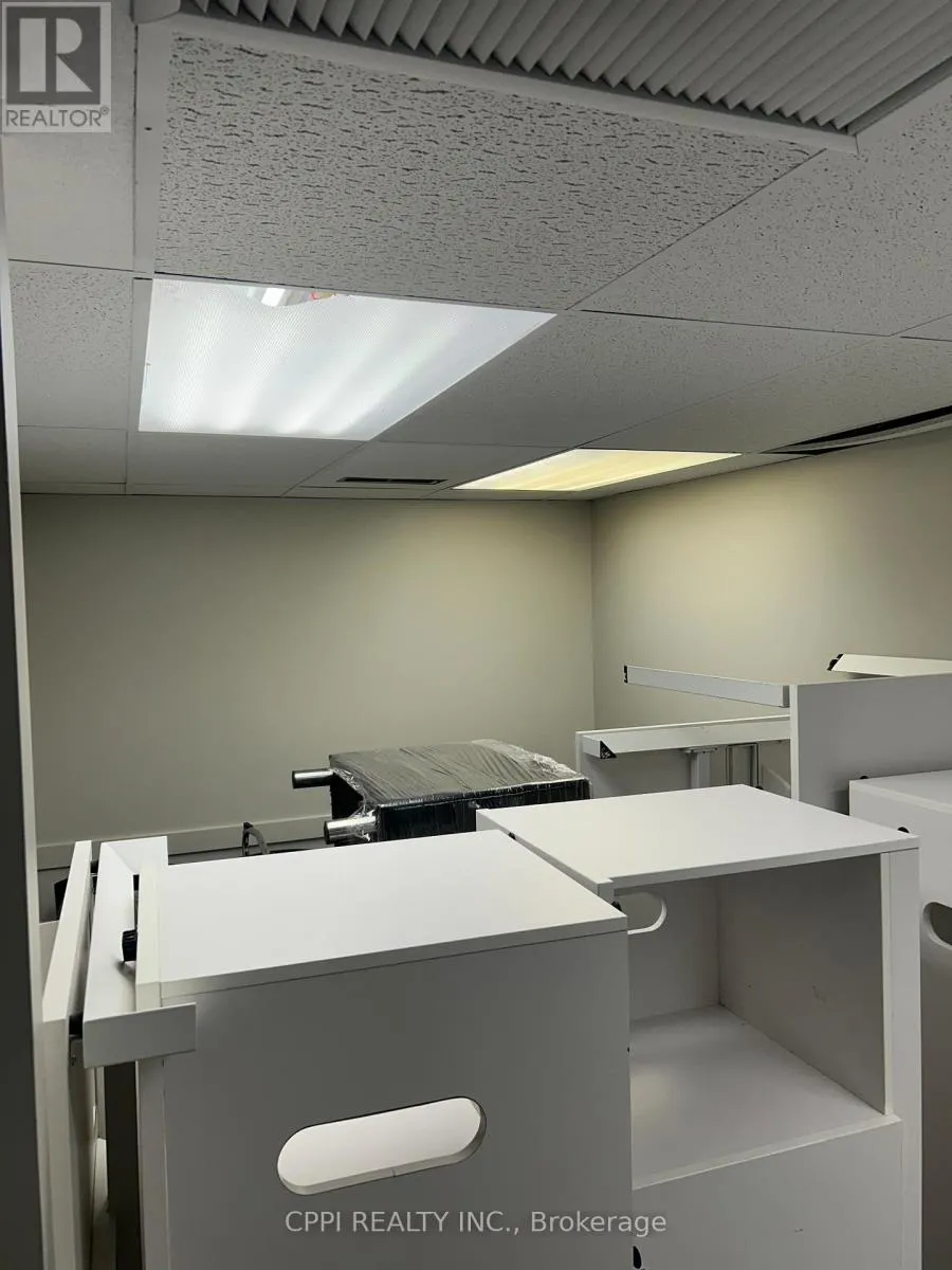 220 - 650 KING STREET E