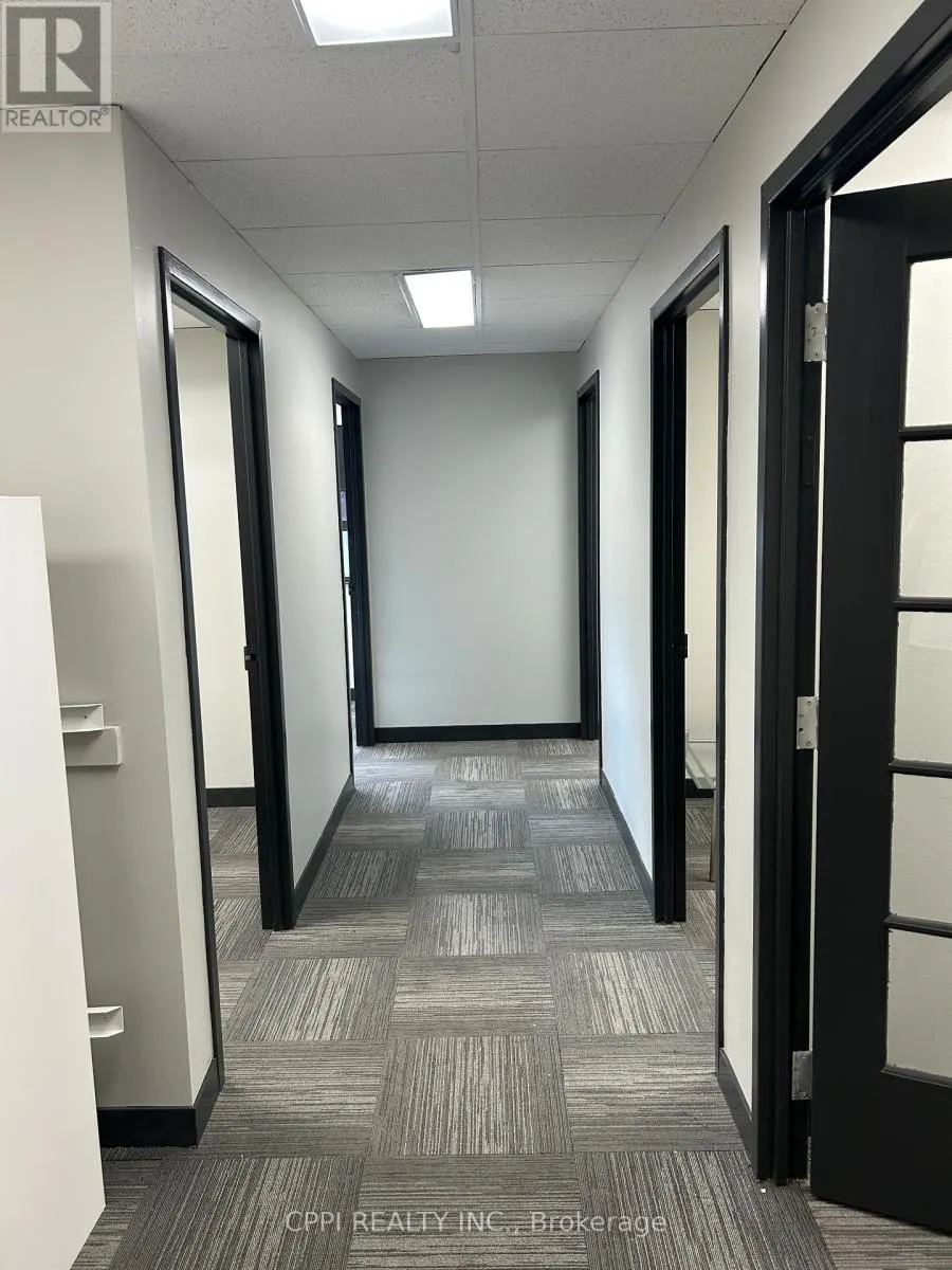 220 - 650 KING STREET E