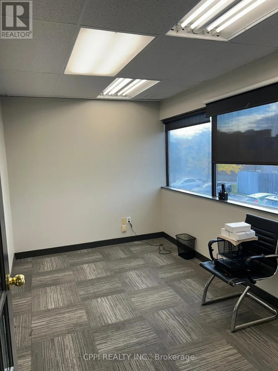 220 - 650 KING STREET E