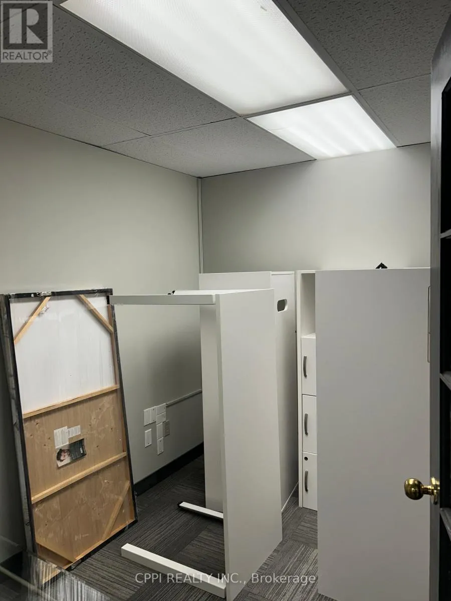 220 - 650 KING STREET E