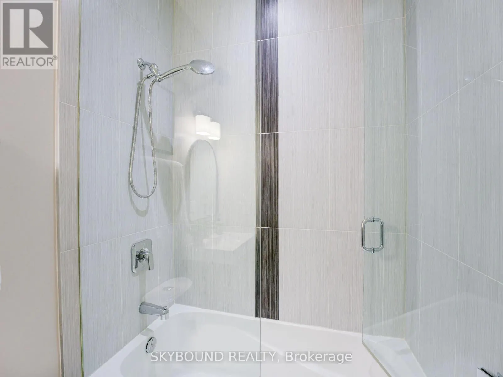 302 - 1003 QUEEN STREET E