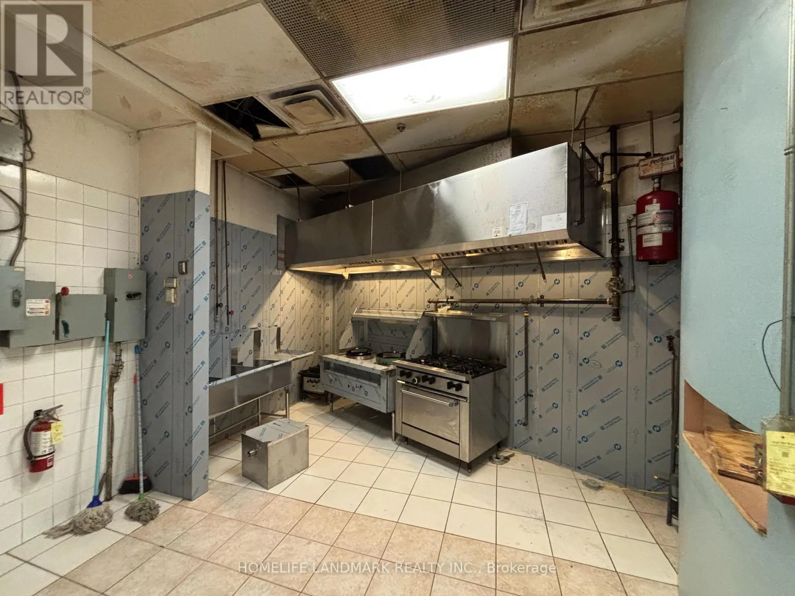 F9 - 8 GLEN WATFORD DRIVE