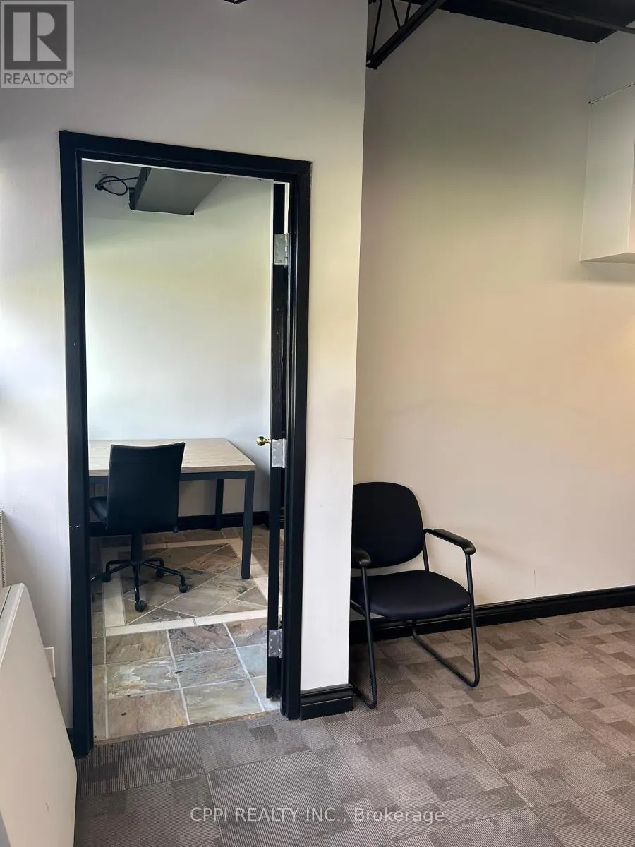 217 - 650 KING STREET E