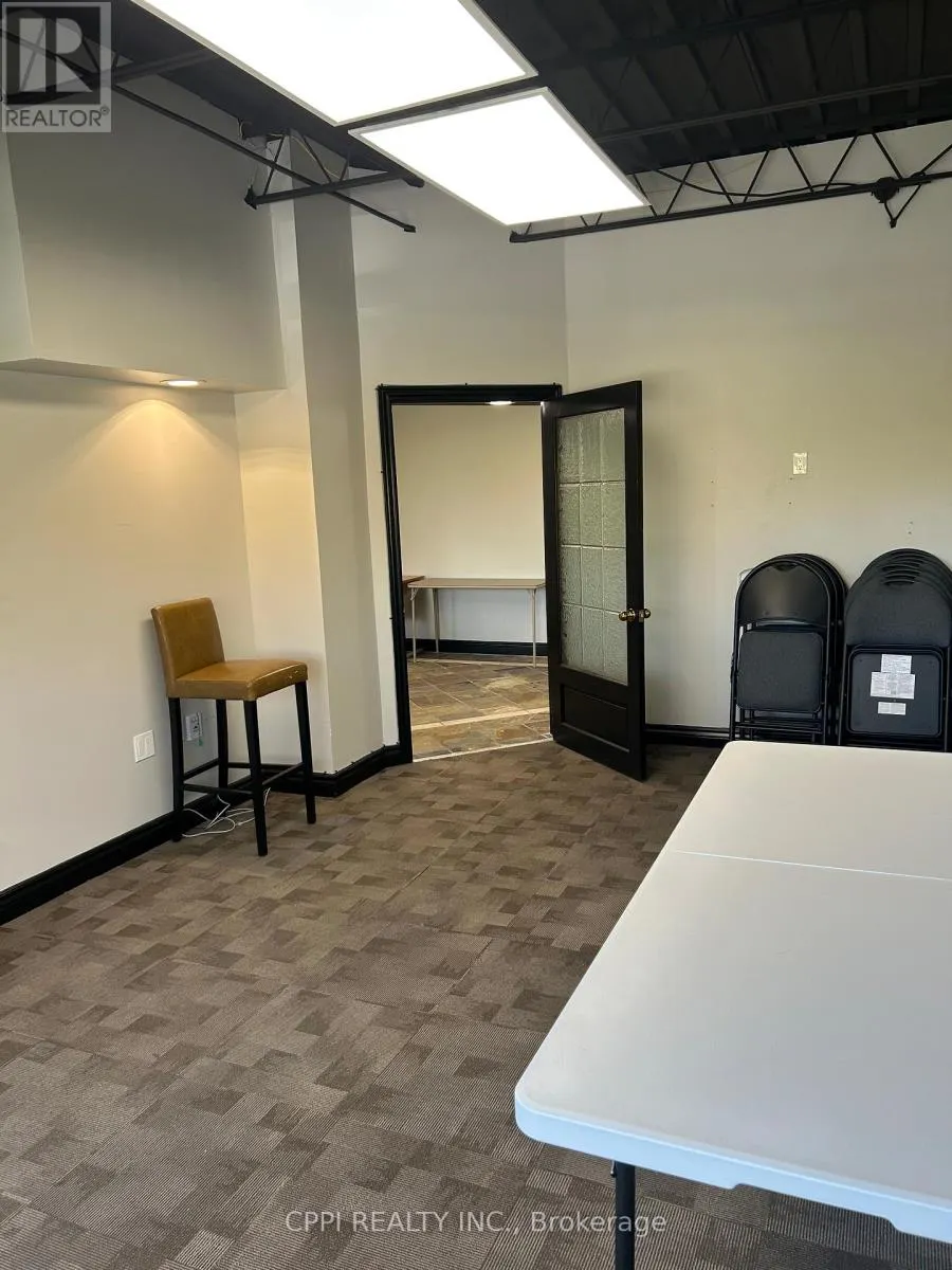 217 - 650 KING STREET E