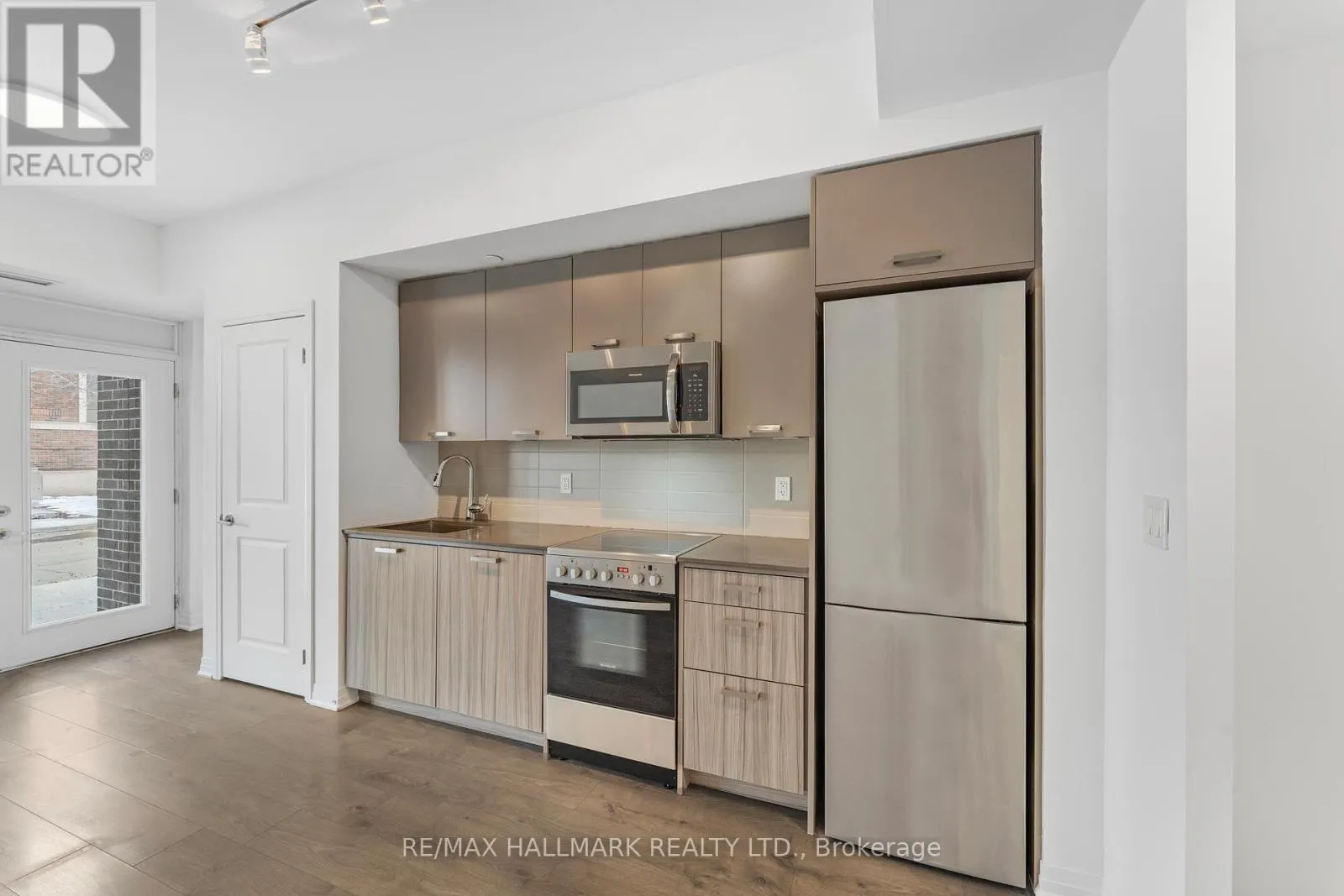 TH 103 - 2301 DANFORTH AVENUE