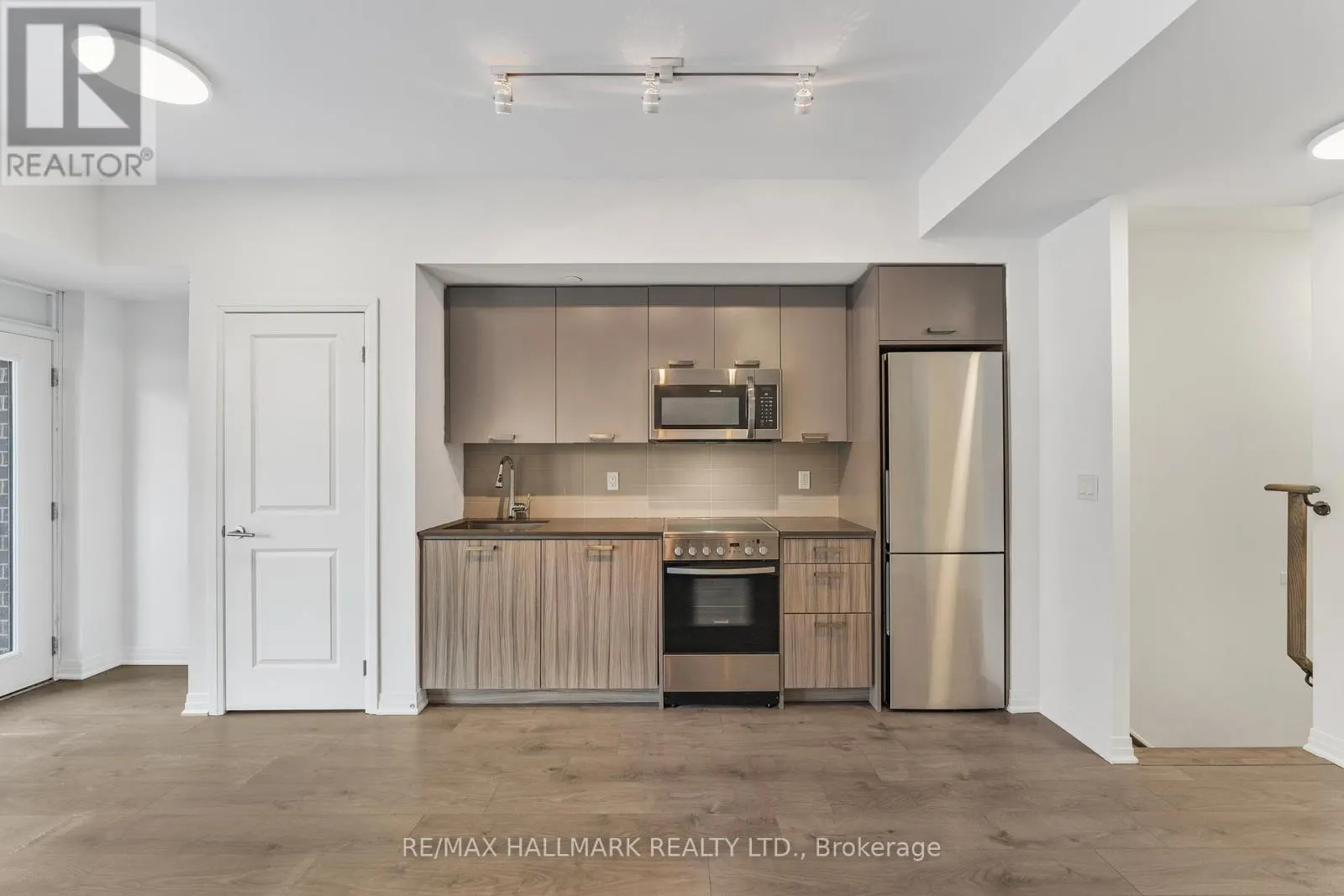 TH 103 - 2301 DANFORTH AVENUE