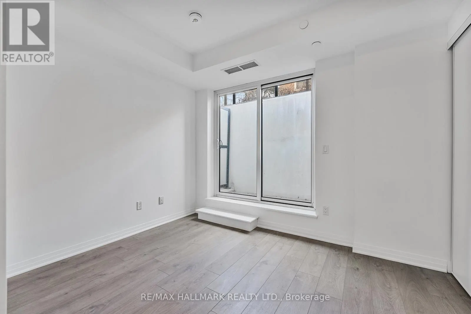 TH 103 - 2301 DANFORTH AVENUE