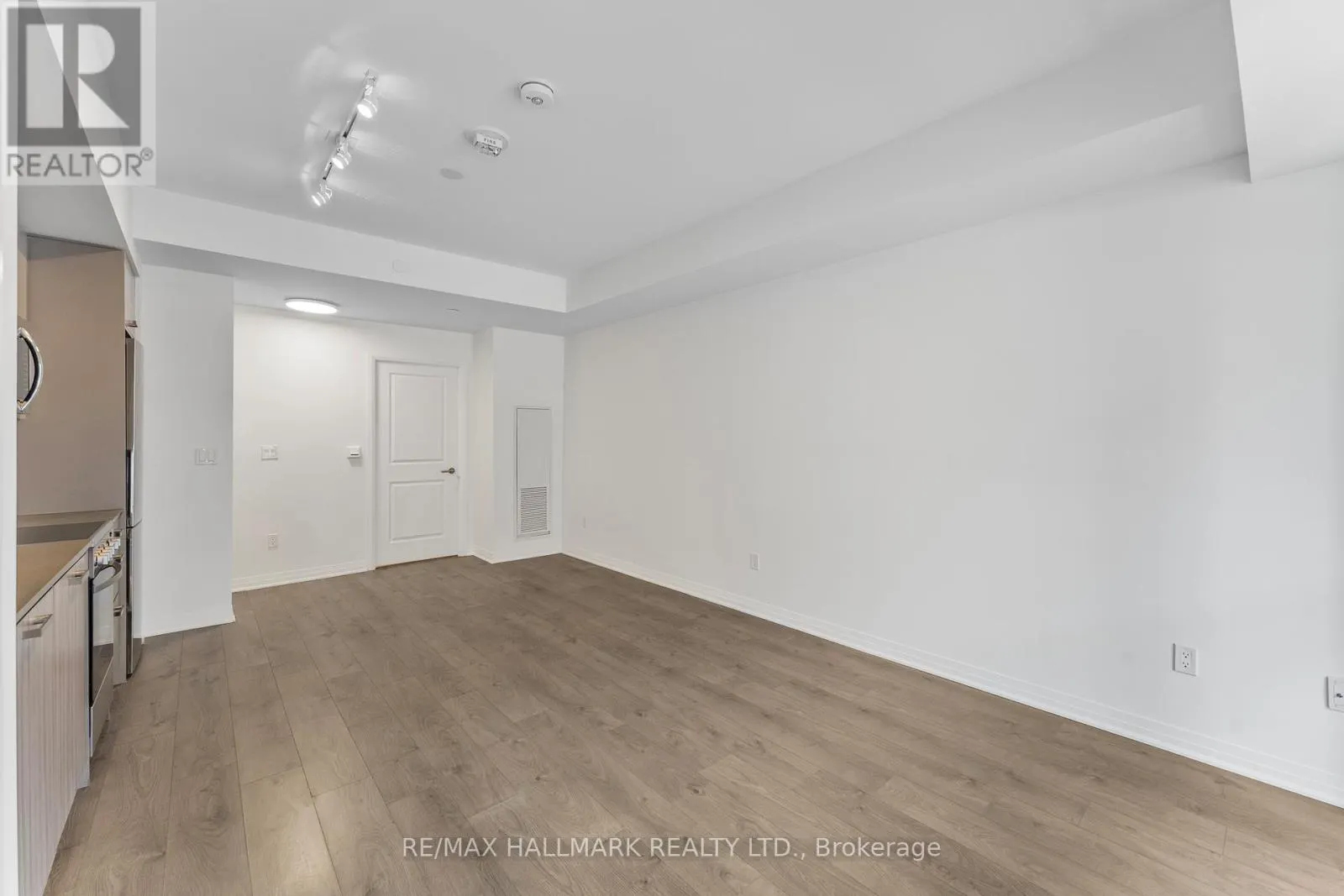 TH 103 - 2301 DANFORTH AVENUE