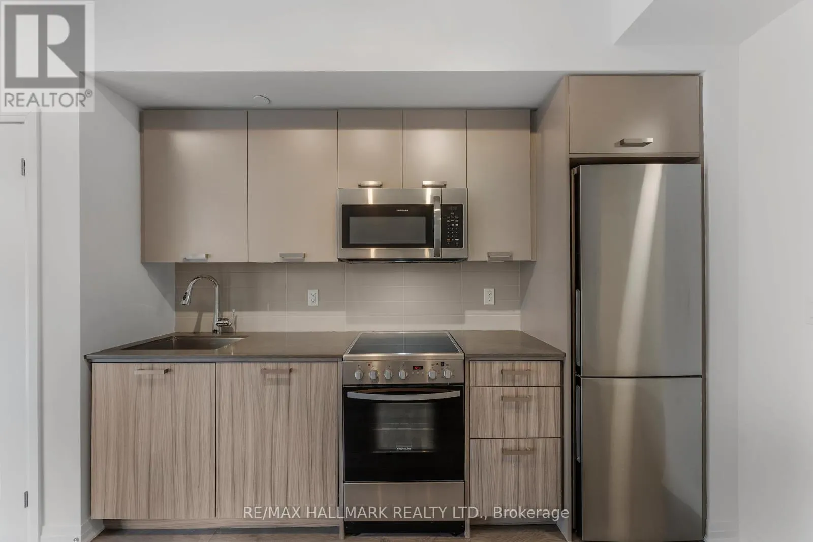 TH 103 - 2301 DANFORTH AVENUE