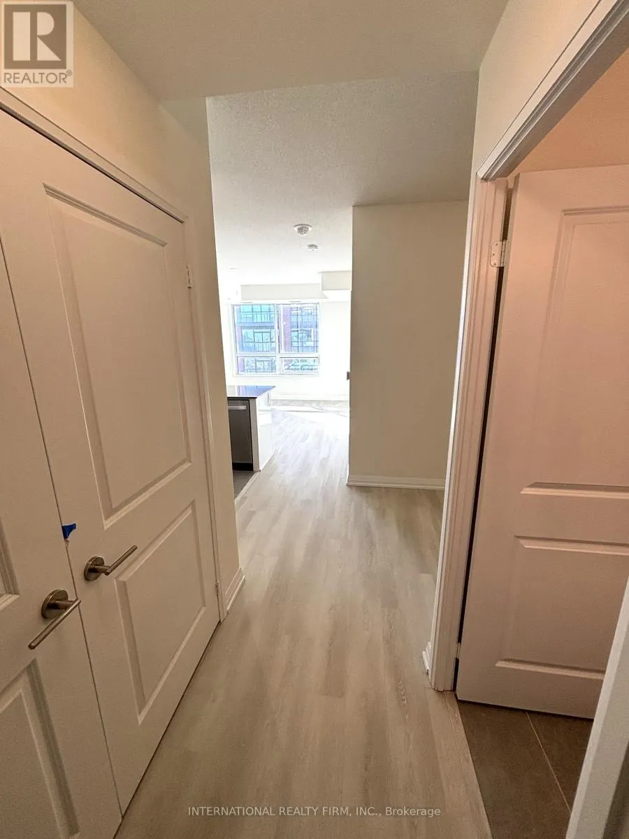 2725 - 3270 SHEPPARD AVENUE E